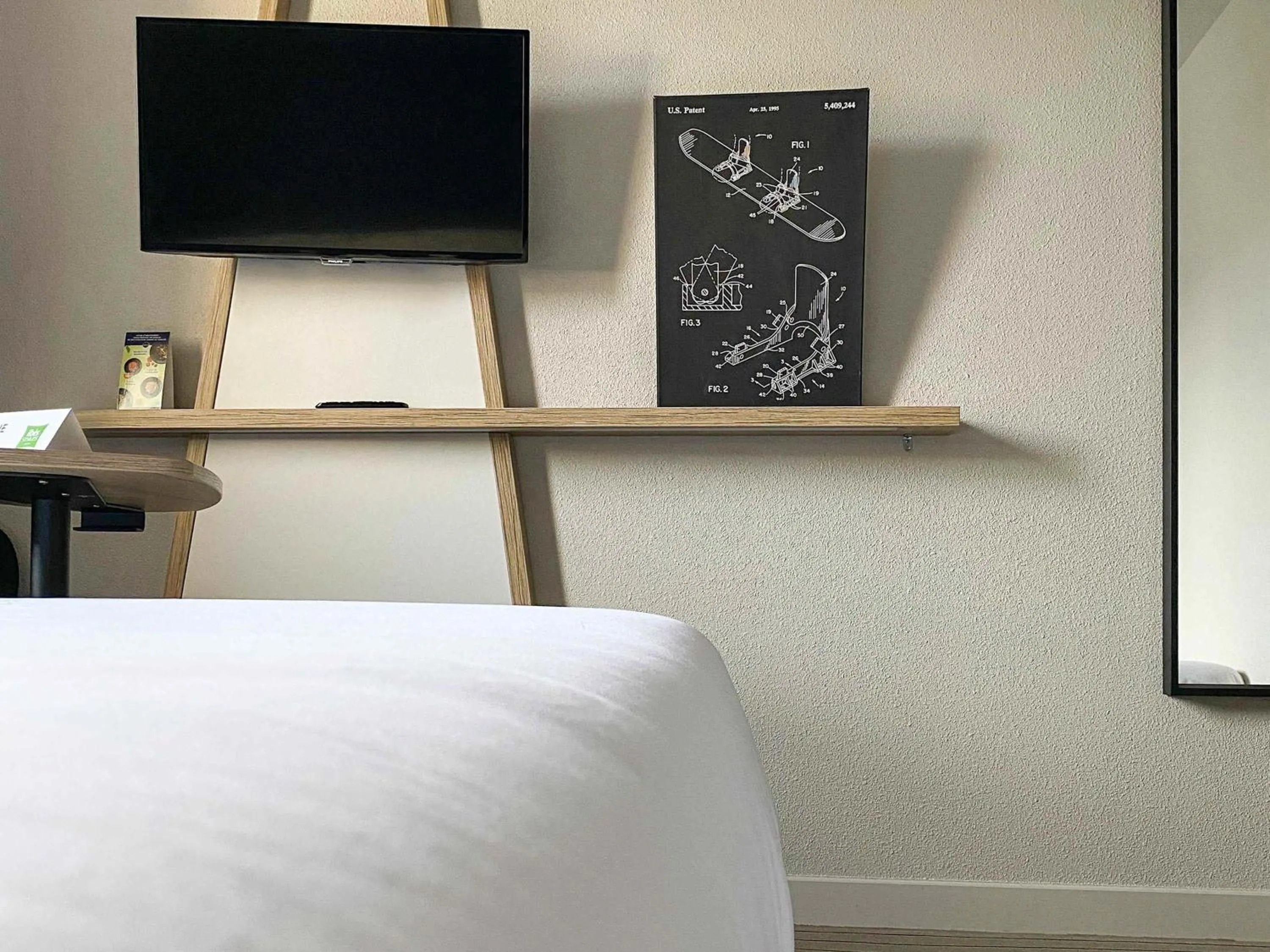 Bedroom, Bed in Ibis Styles Crolles Grenoble A41
