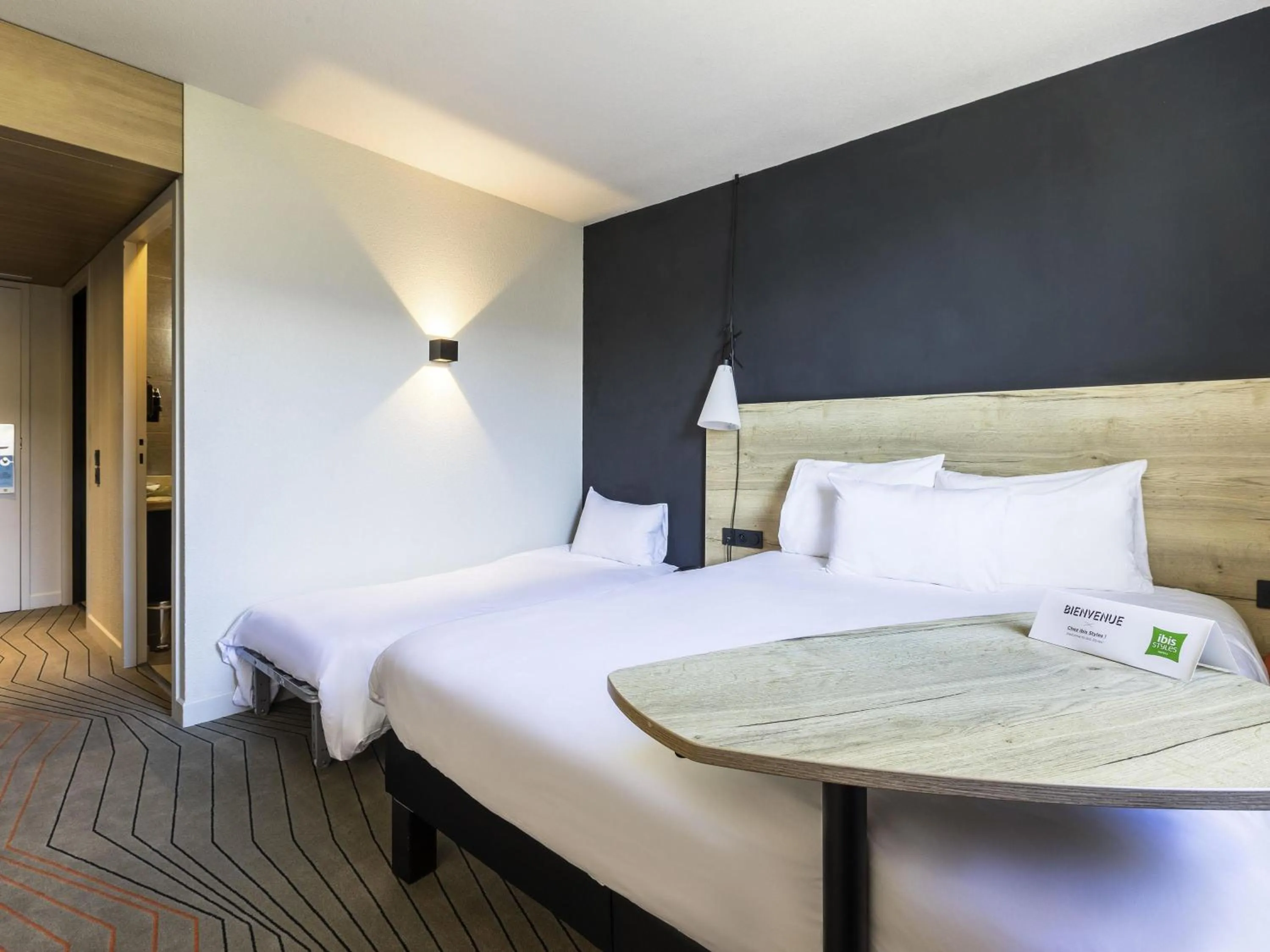 Bedroom, Bed in Ibis Styles Crolles Grenoble A41