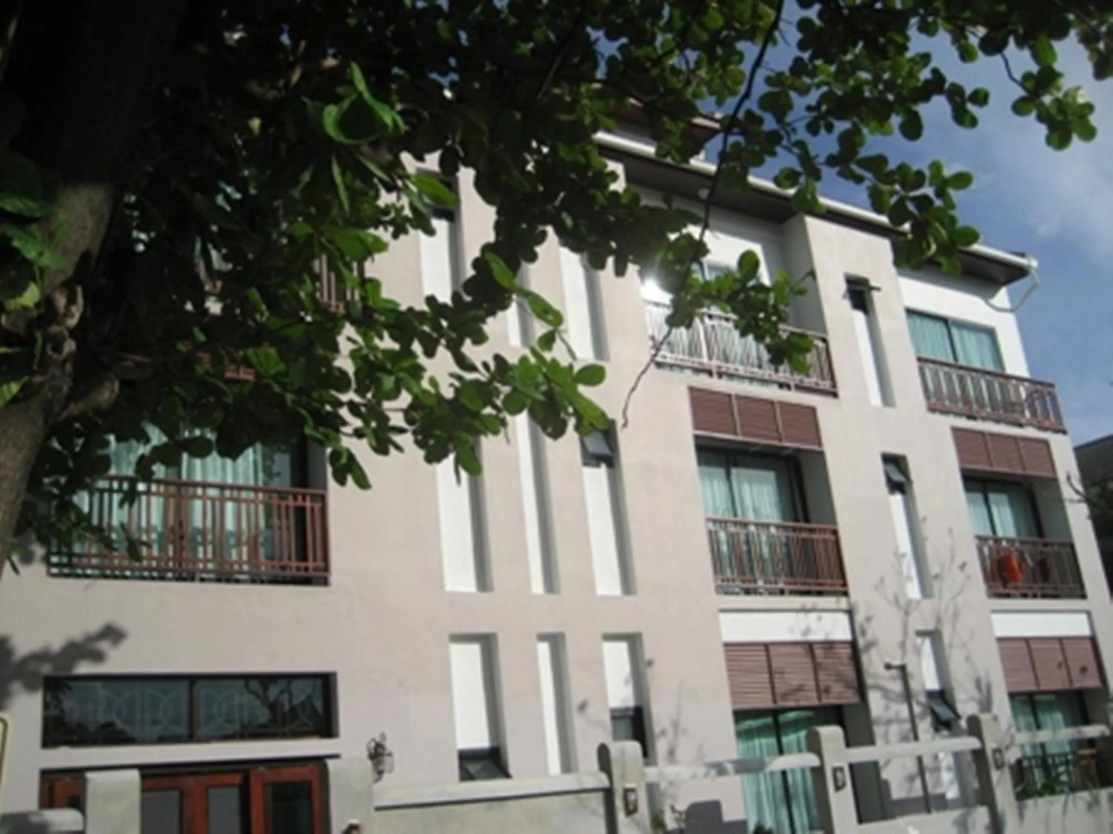 Facade/entrance in La Pillow 8