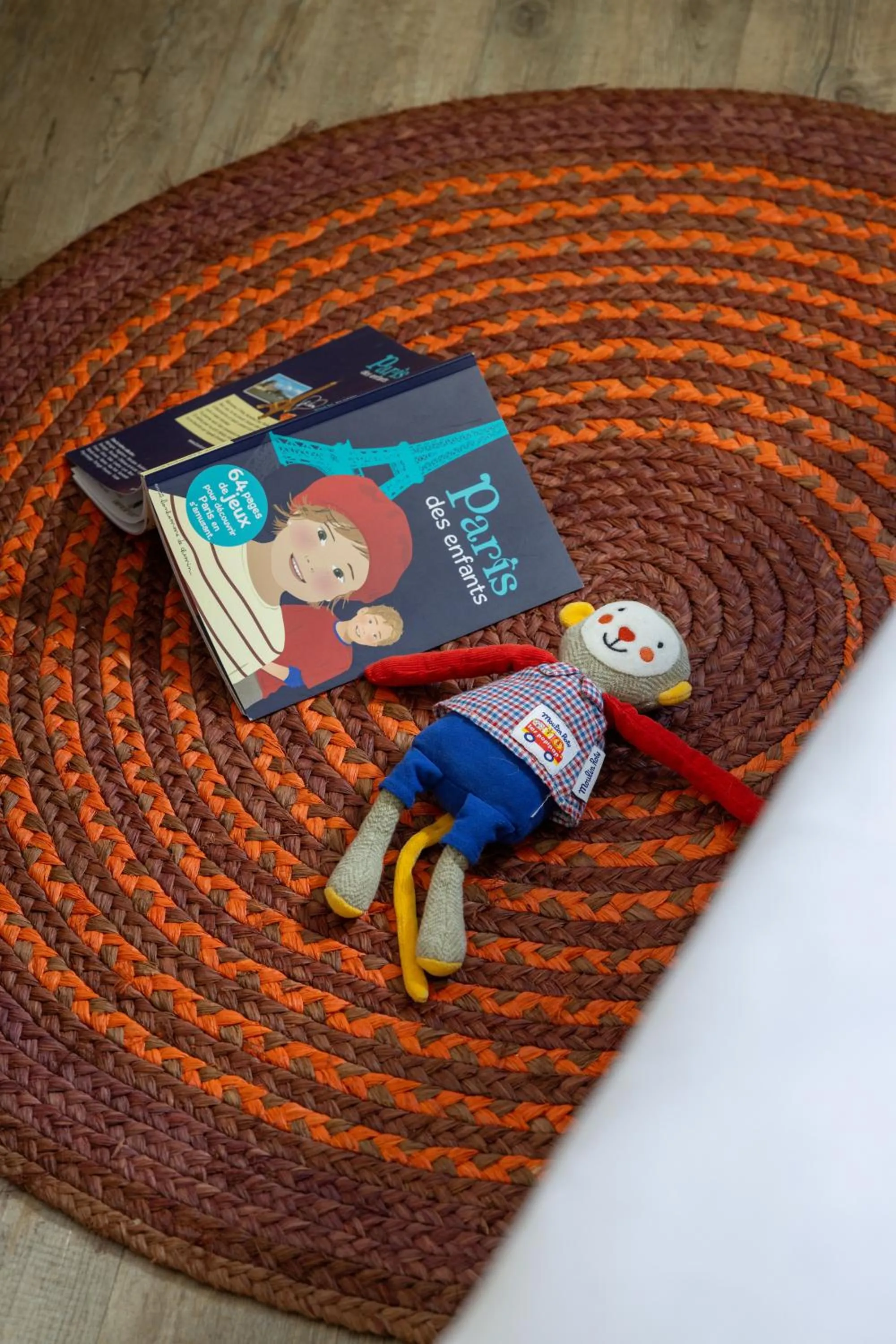 children in Hotel Korner Montparnasse