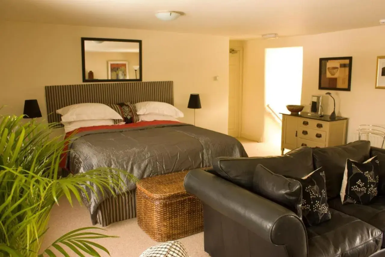 Bedroom, Bed in The Tankerville Arms Bedroom, Bed in The Tankerville Arms