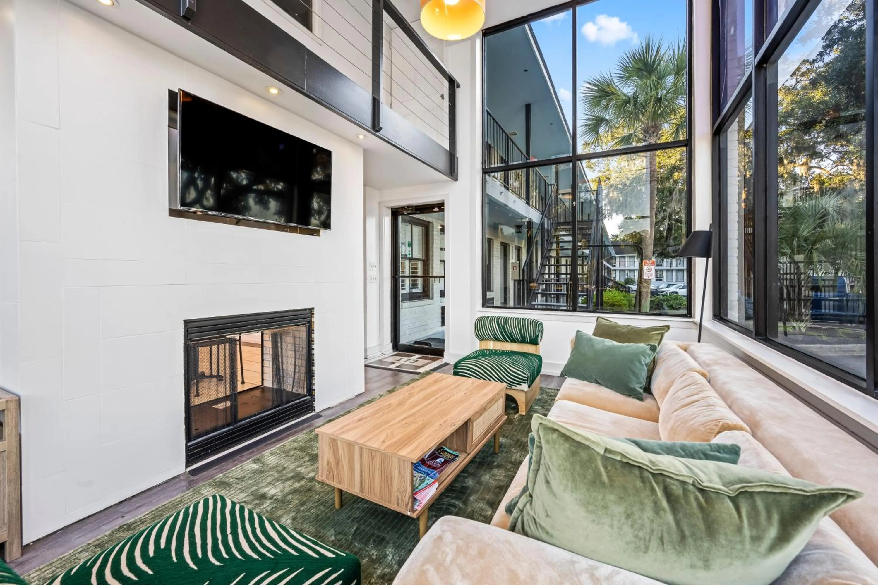 Lobby or reception in Charleston Creekside Inn