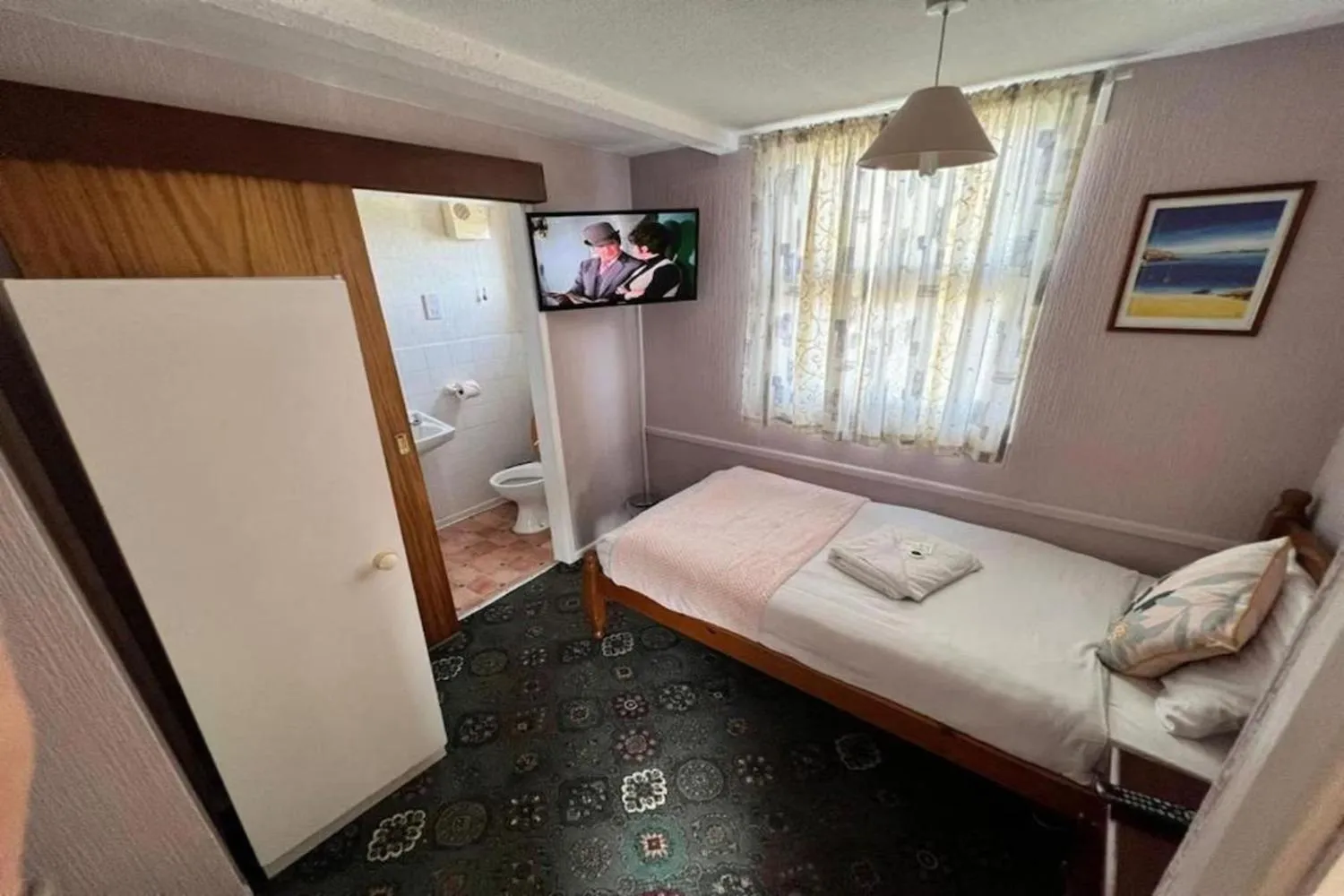 Bedroom, Bed in Belvedere Guest House, Great Yarmouth