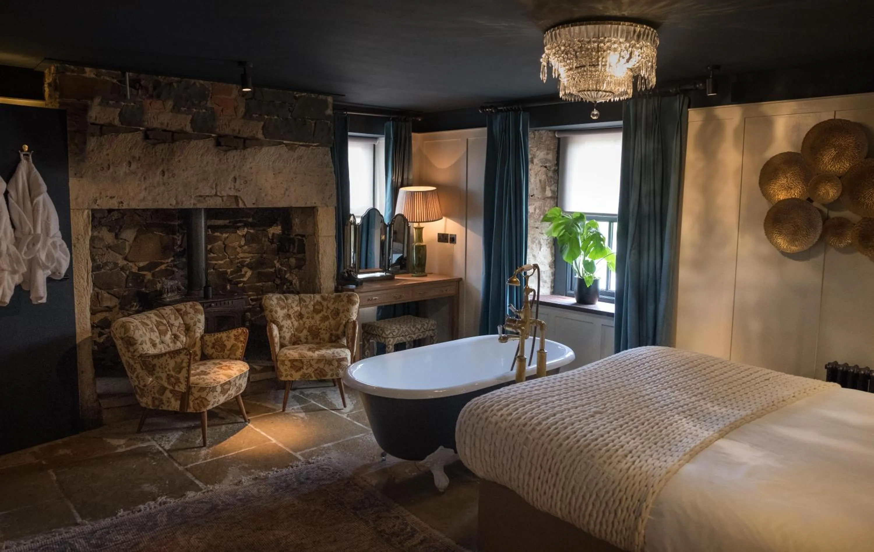 Photo of the whole room, Bed in The Joiners Arms