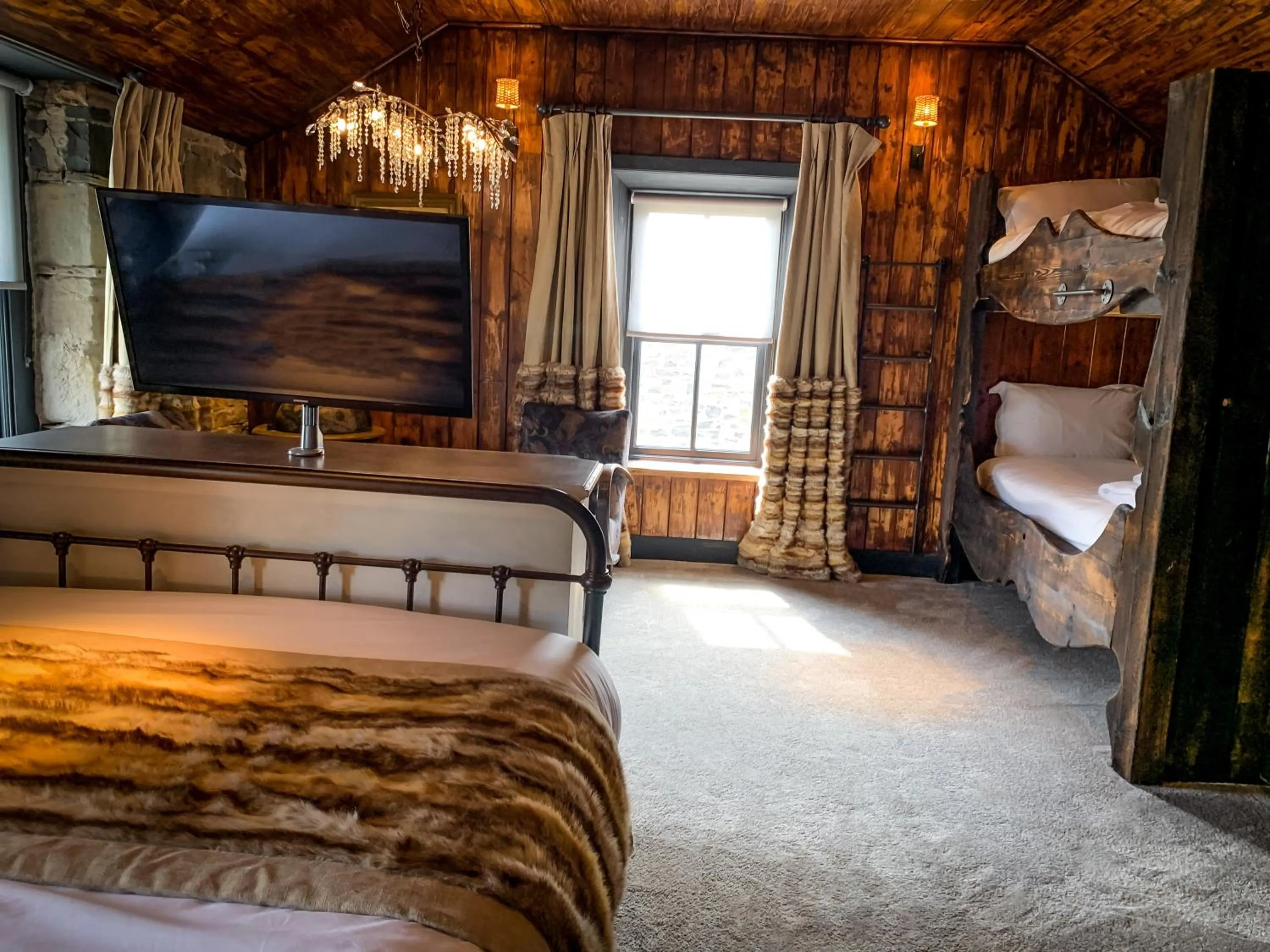 Bedroom, Bed in The Joiners Arms