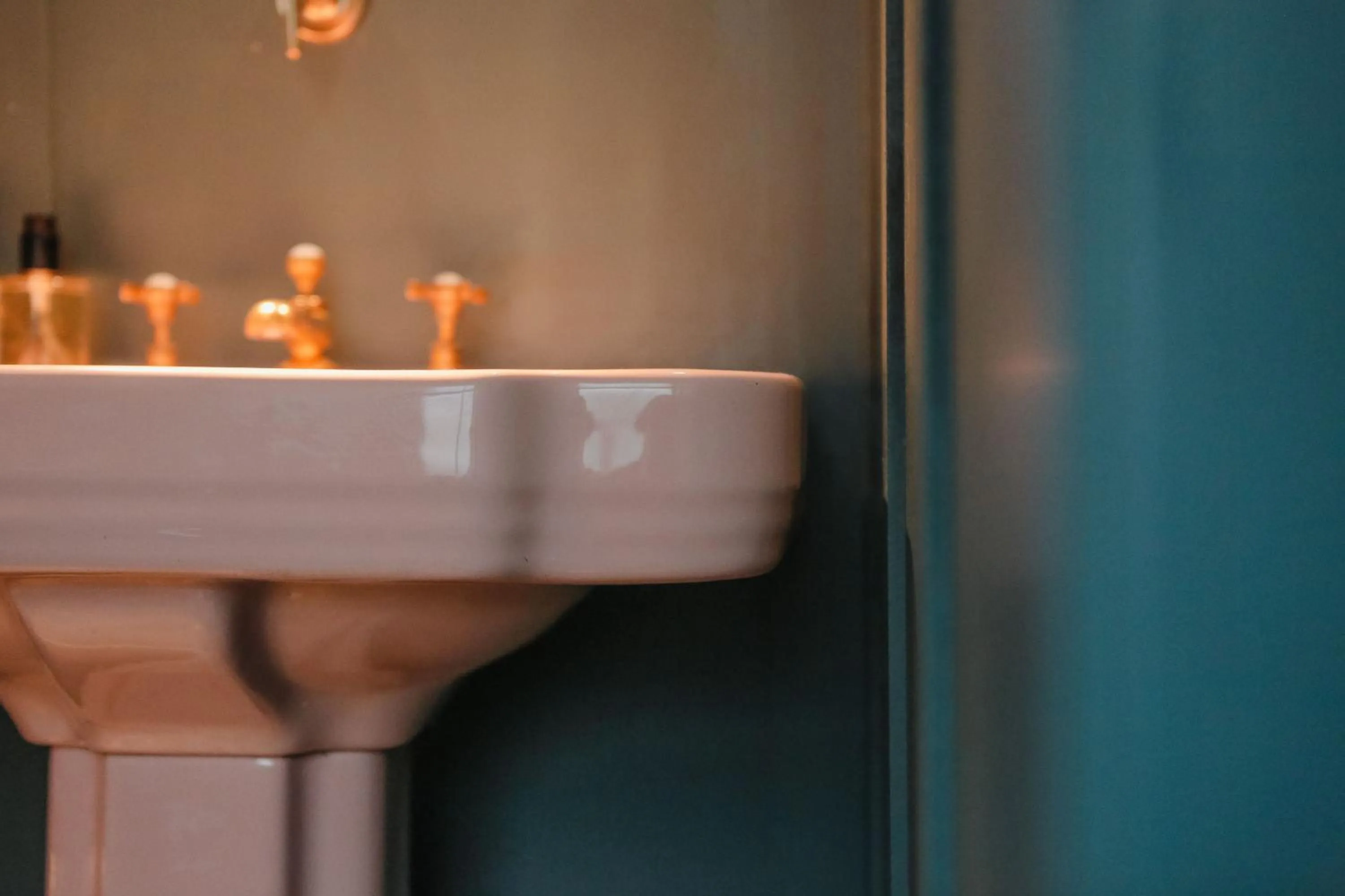 Bathroom in The Joiners Arms