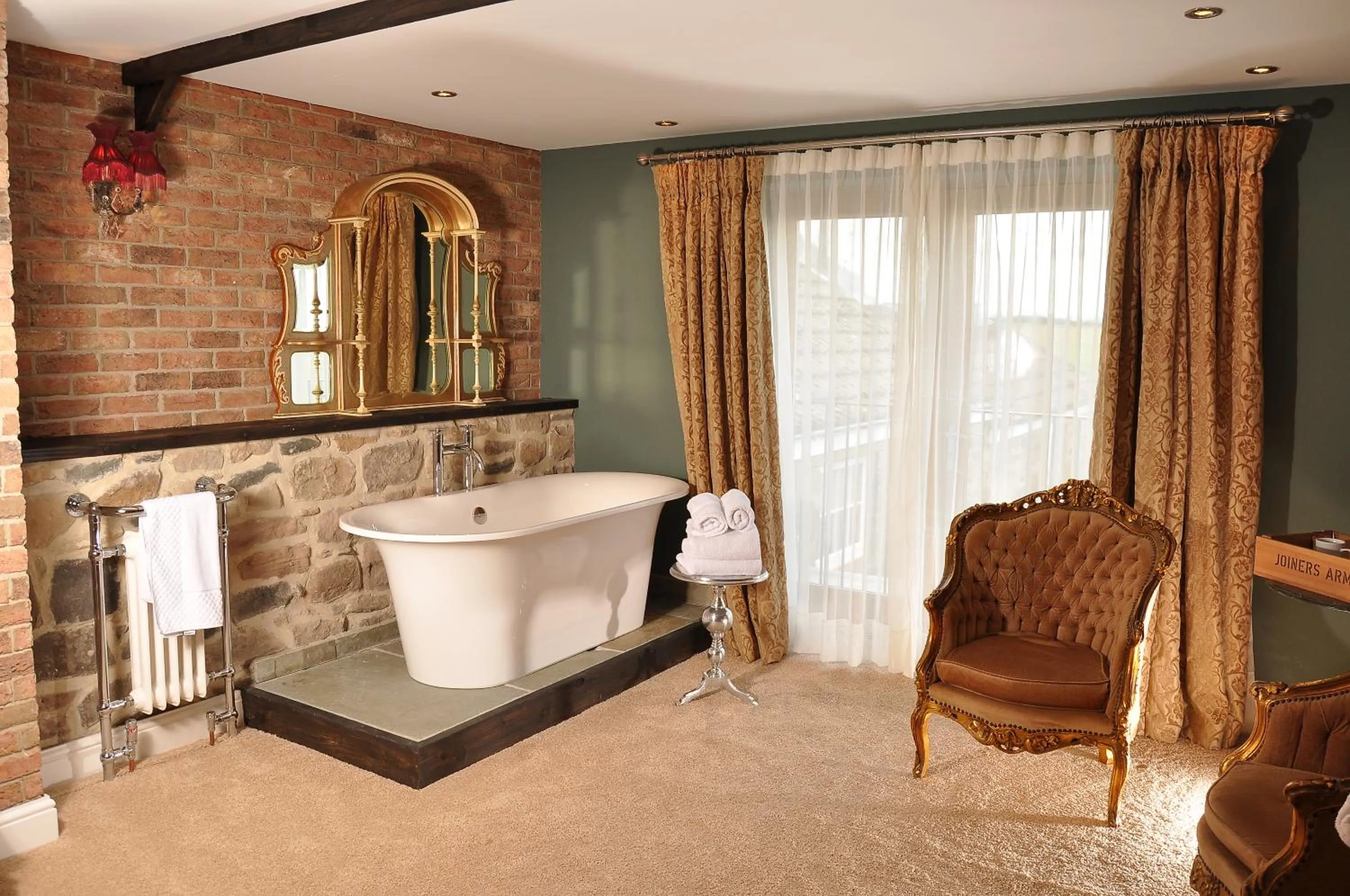 Bathroom in The Joiners Arms