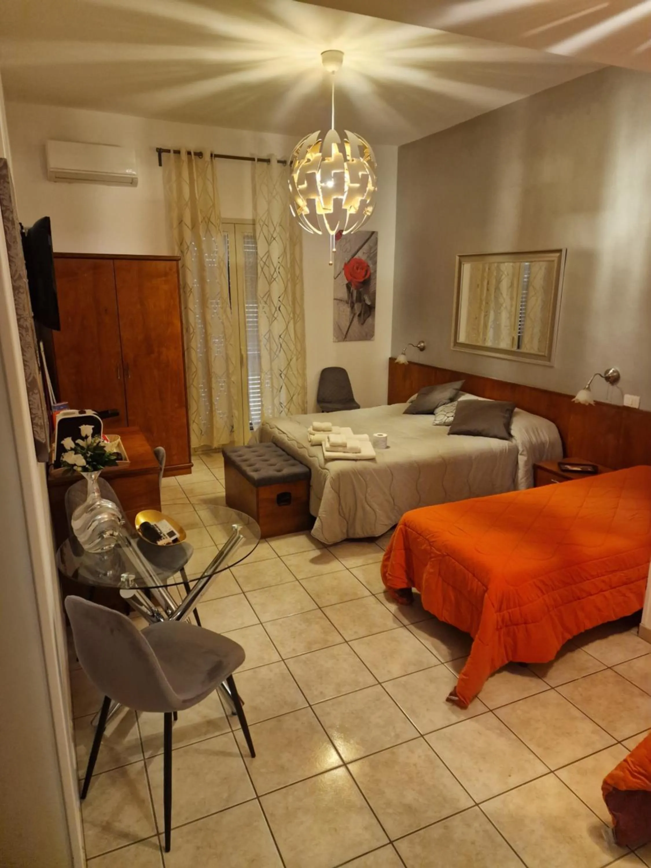 Photo of the whole room, Bed in Spiagge Iblee