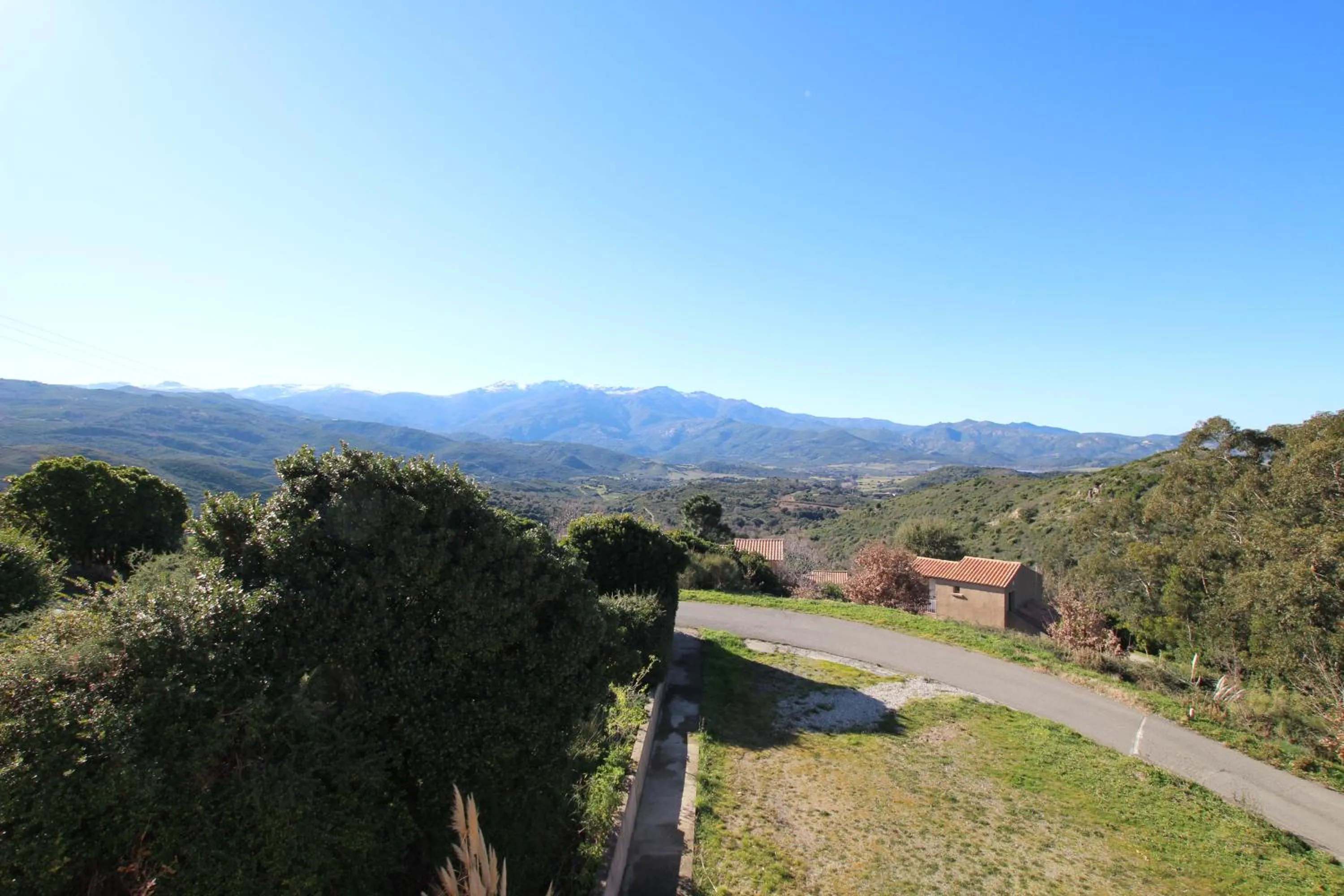 Mountain view in Hôtel "U Nebbiu"