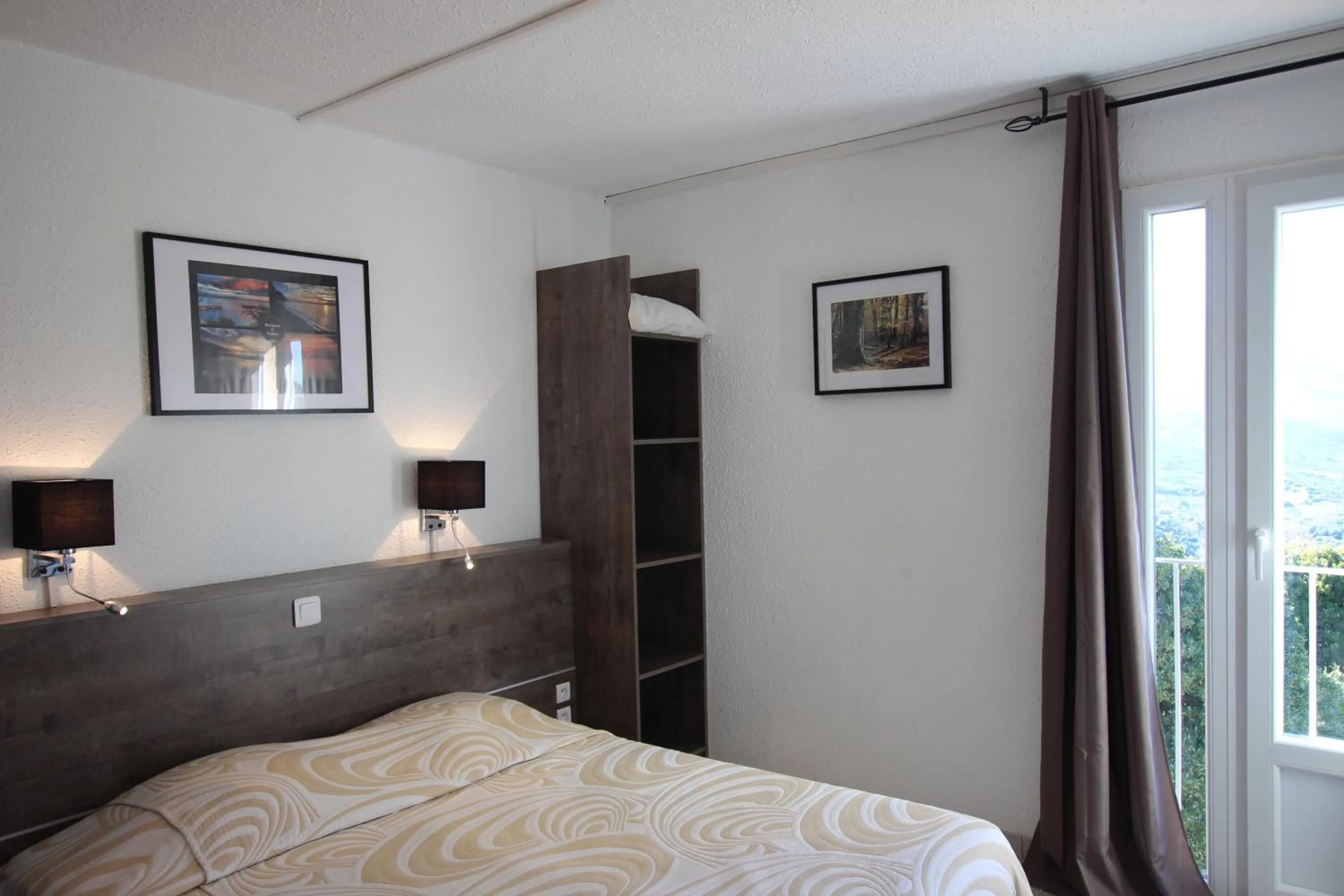 Photo of the whole room, Bed in Hôtel "U Nebbiu"