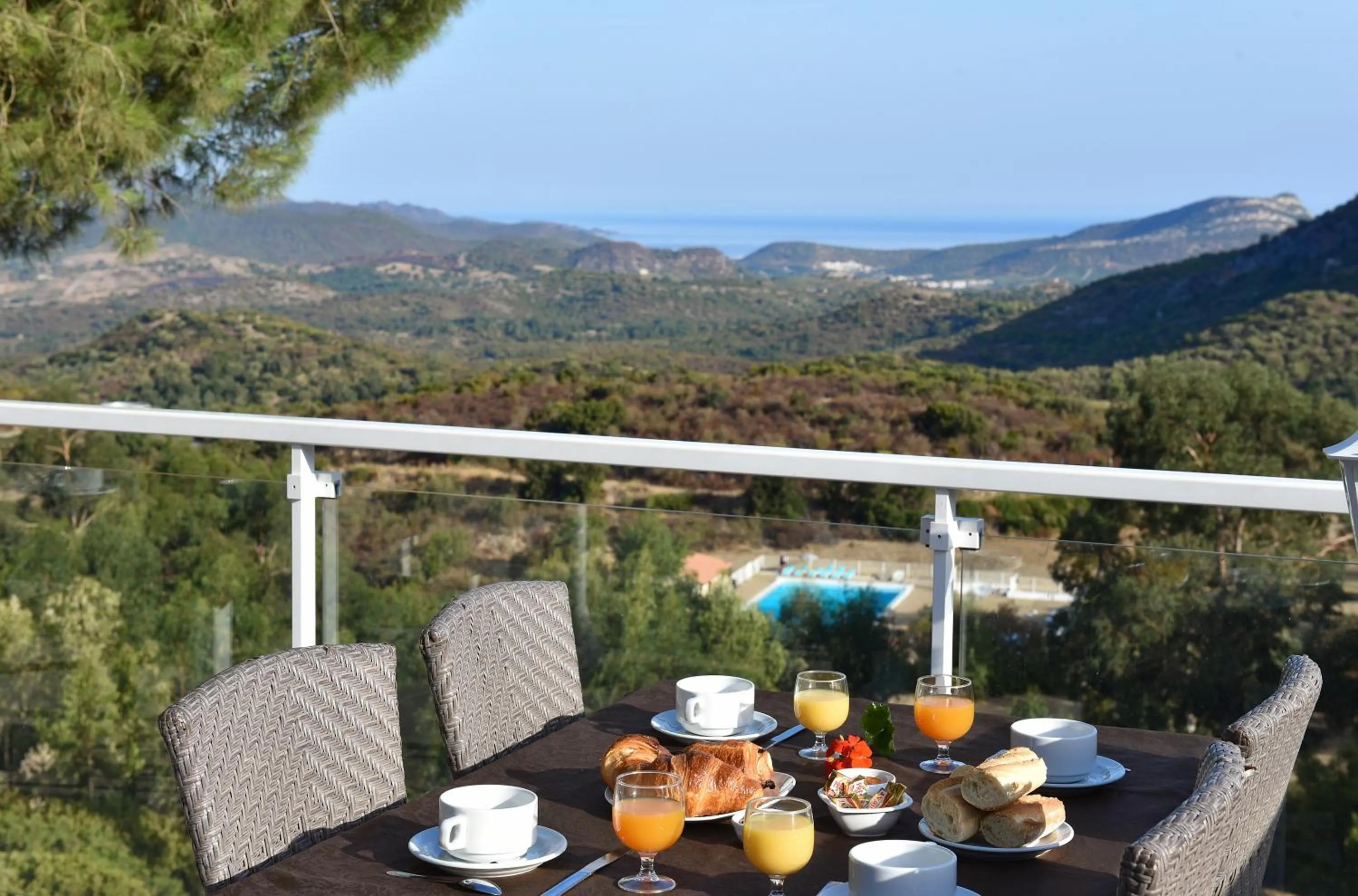 Breakfast in Hôtel "U Nebbiu"