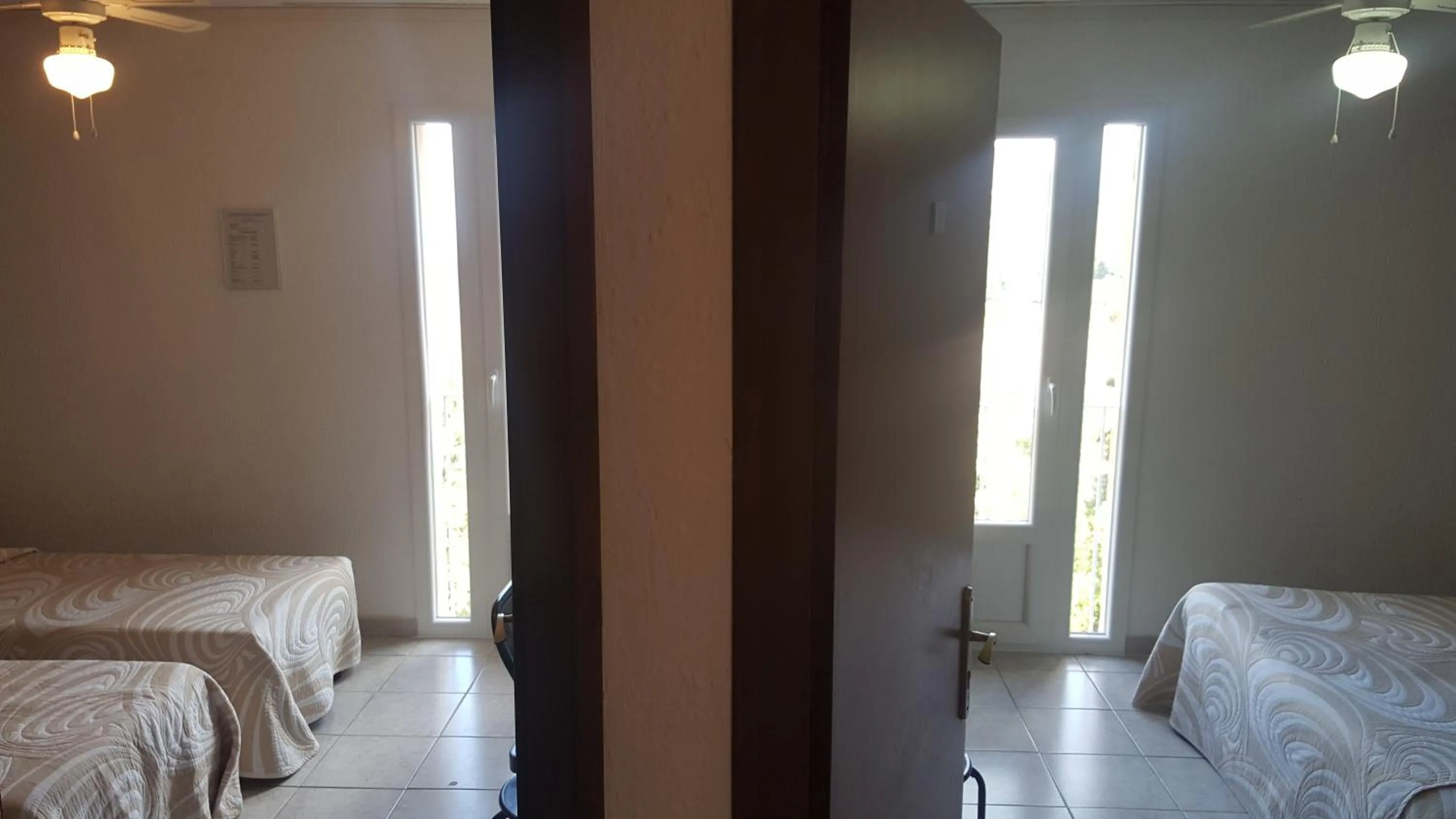 Photo of the whole room, Bed in Hôtel "U Nebbiu"