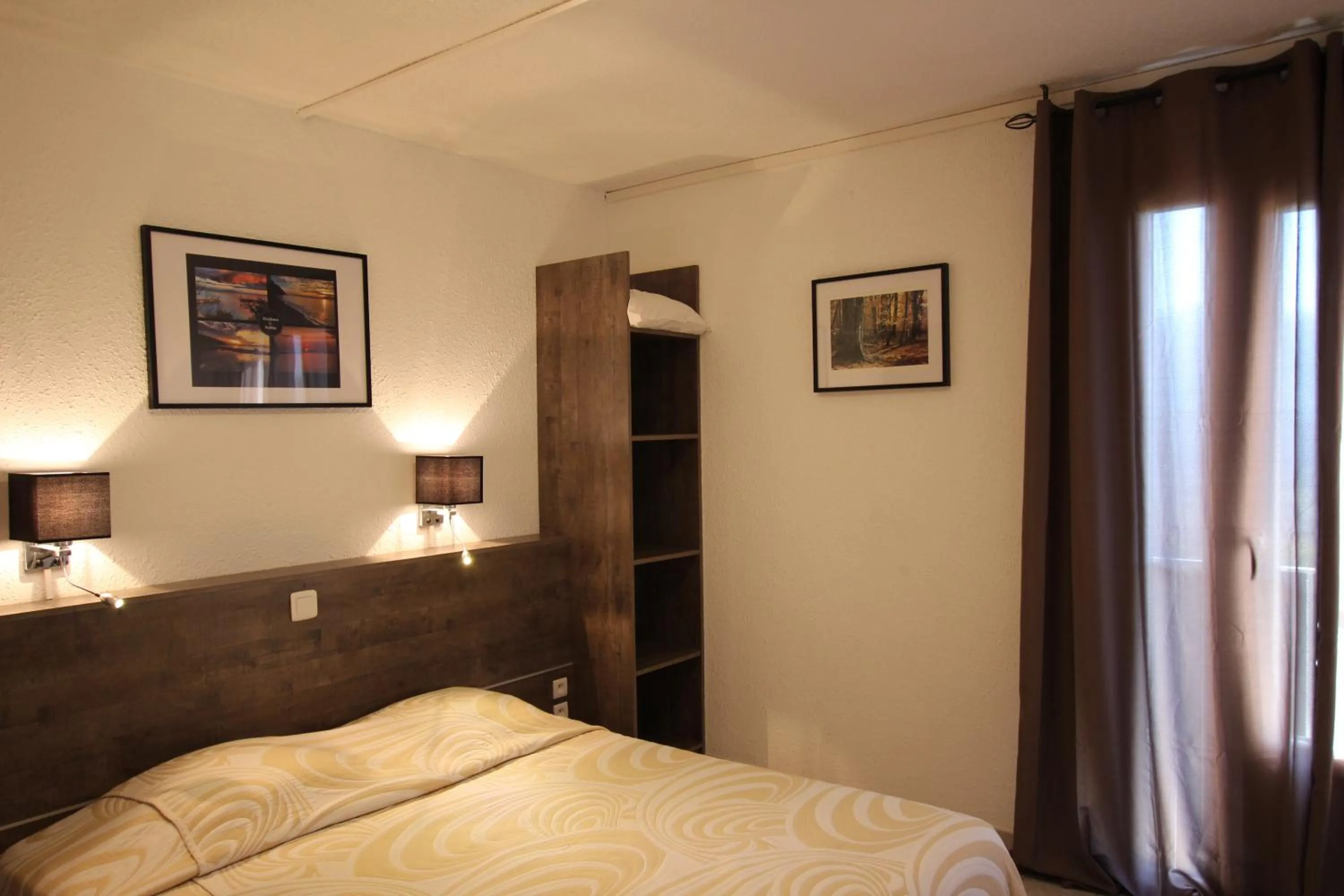 Photo of the whole room, Bed in Hôtel "U Nebbiu"