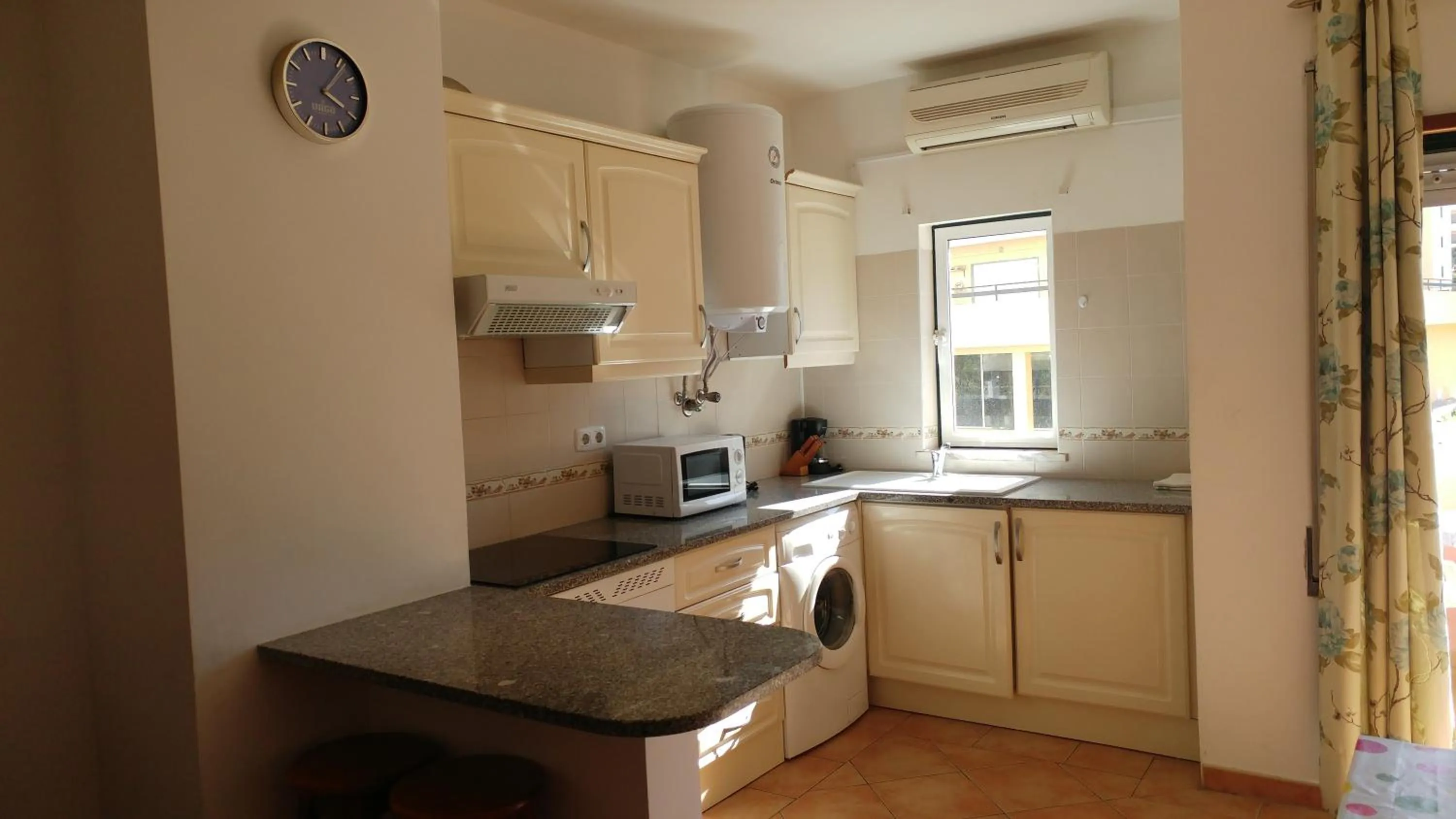 Kitchen or kitchenette in Castelos da Rocha