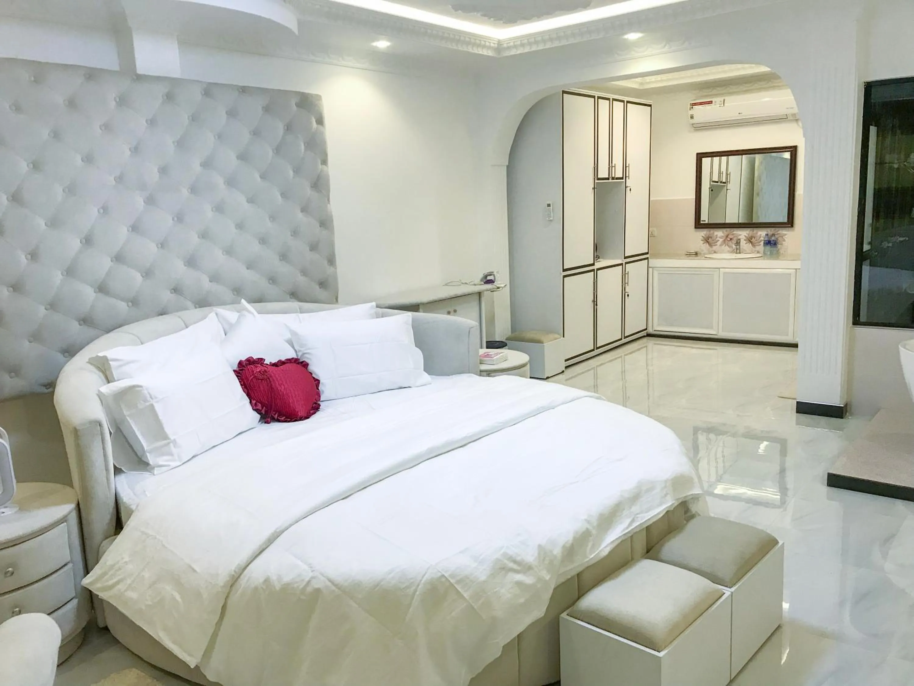 Bed in The Lion Kingdom Sigiriya