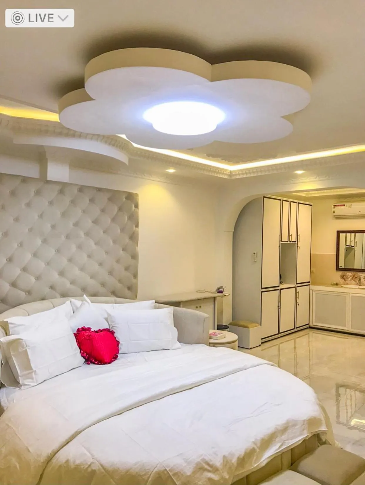 Bed in The Lion Kingdom Sigiriya