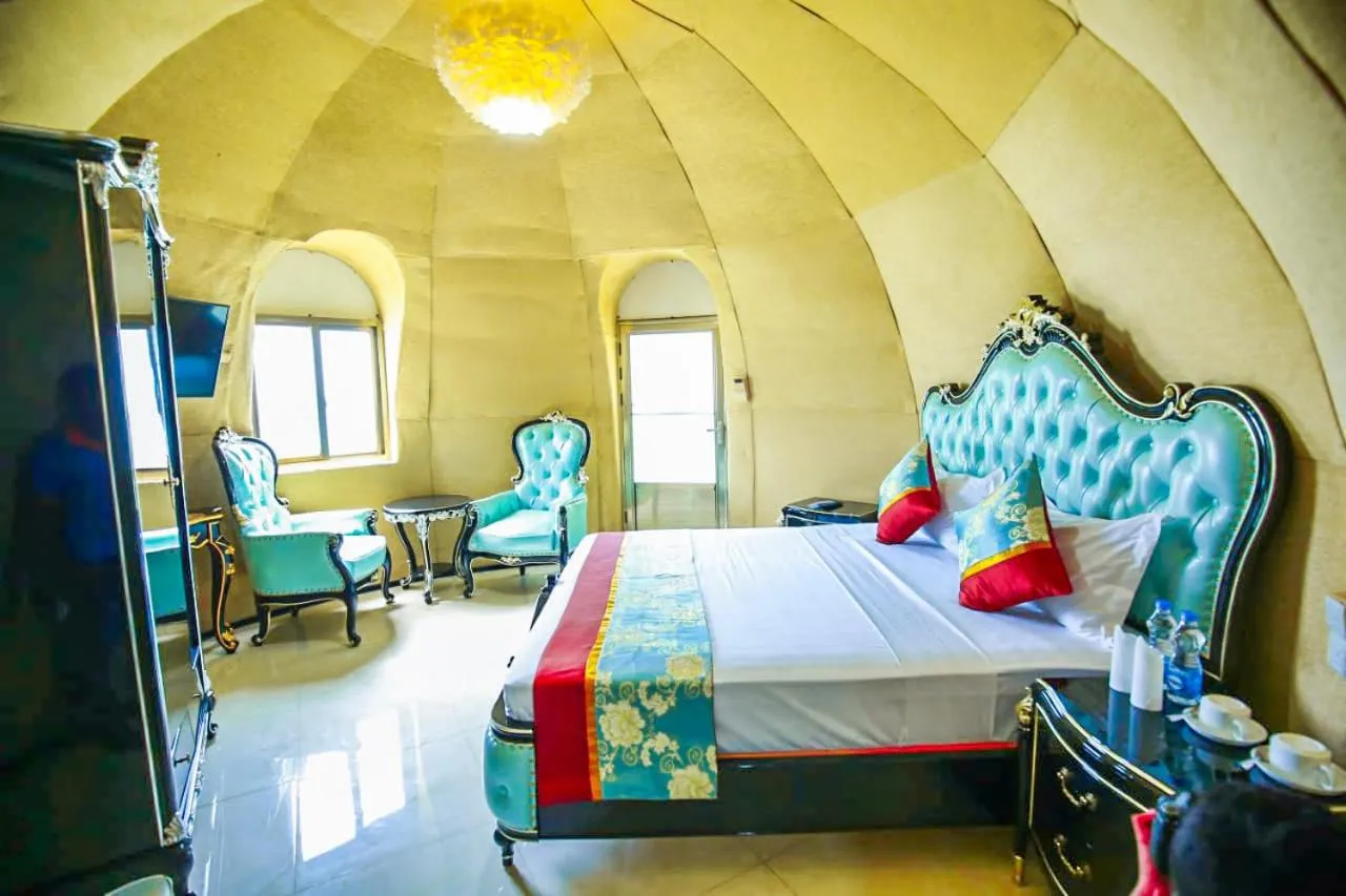 Bed in The Lion Kingdom Sigiriya