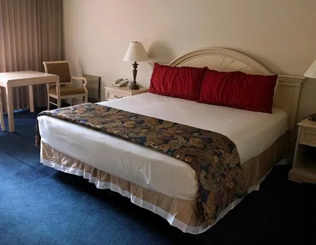 Bed in The Monarch Resort