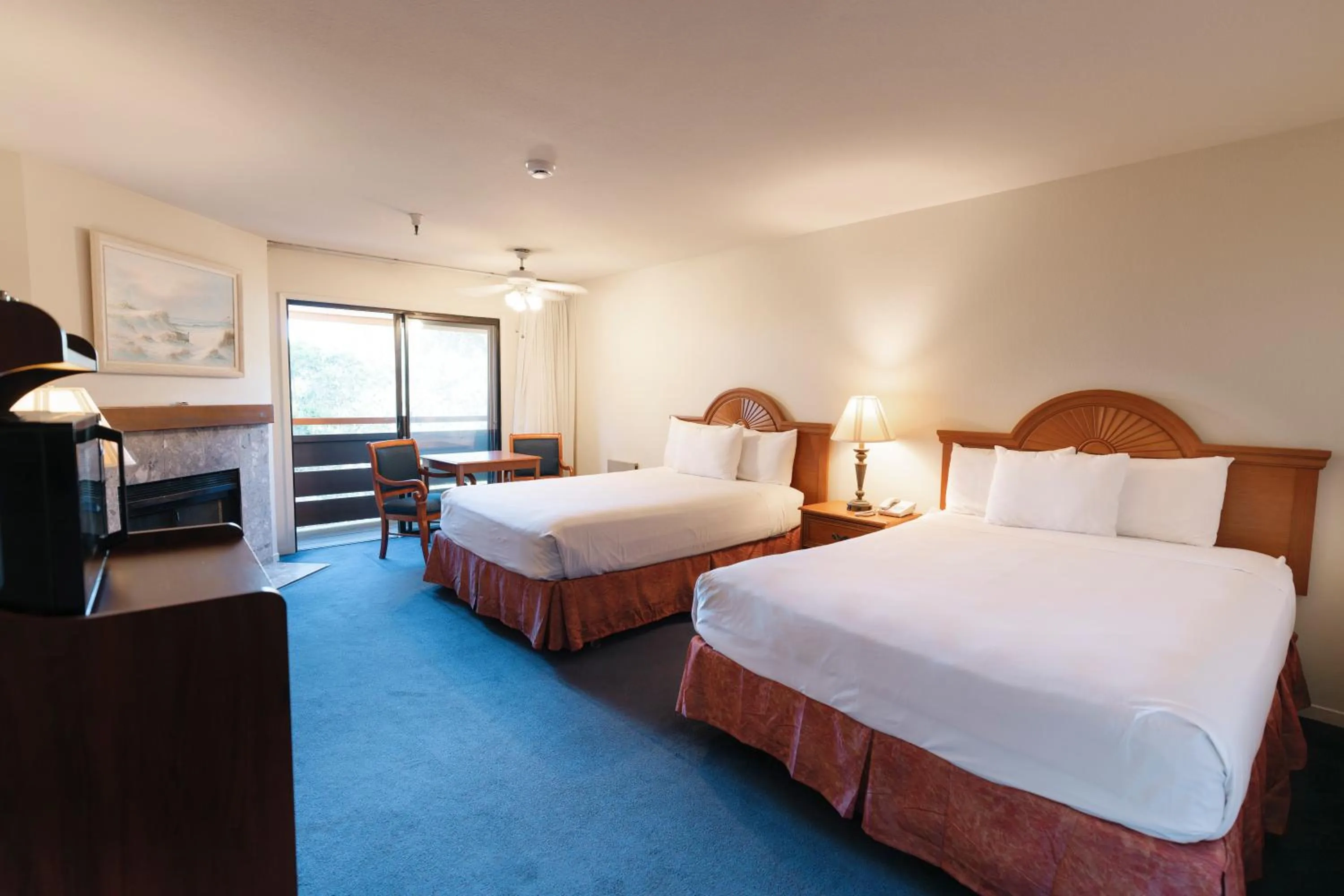 Bedroom, Bed in The Monarch Resort