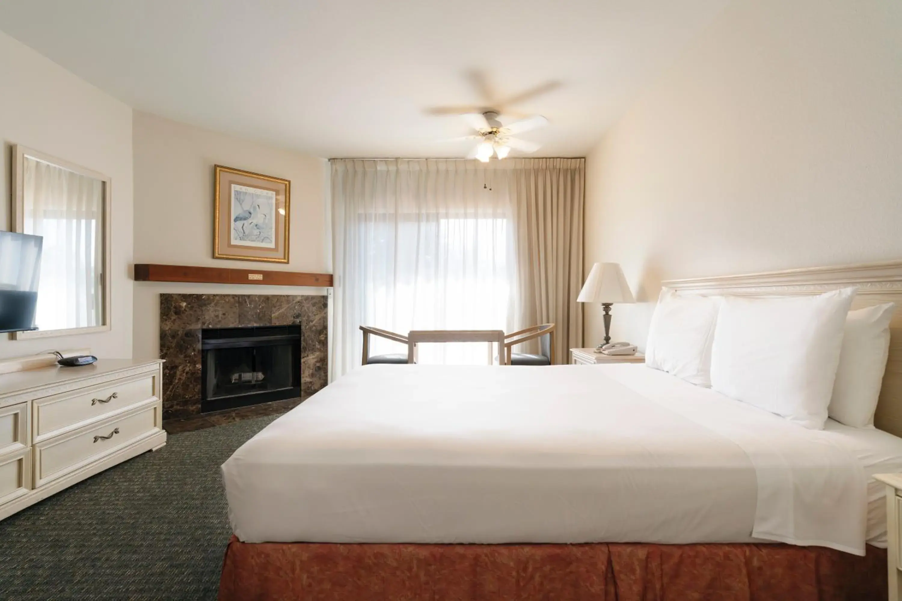 Bedroom, Bed in The Monarch Resort Bedroom, Bed in The Monarch Resort