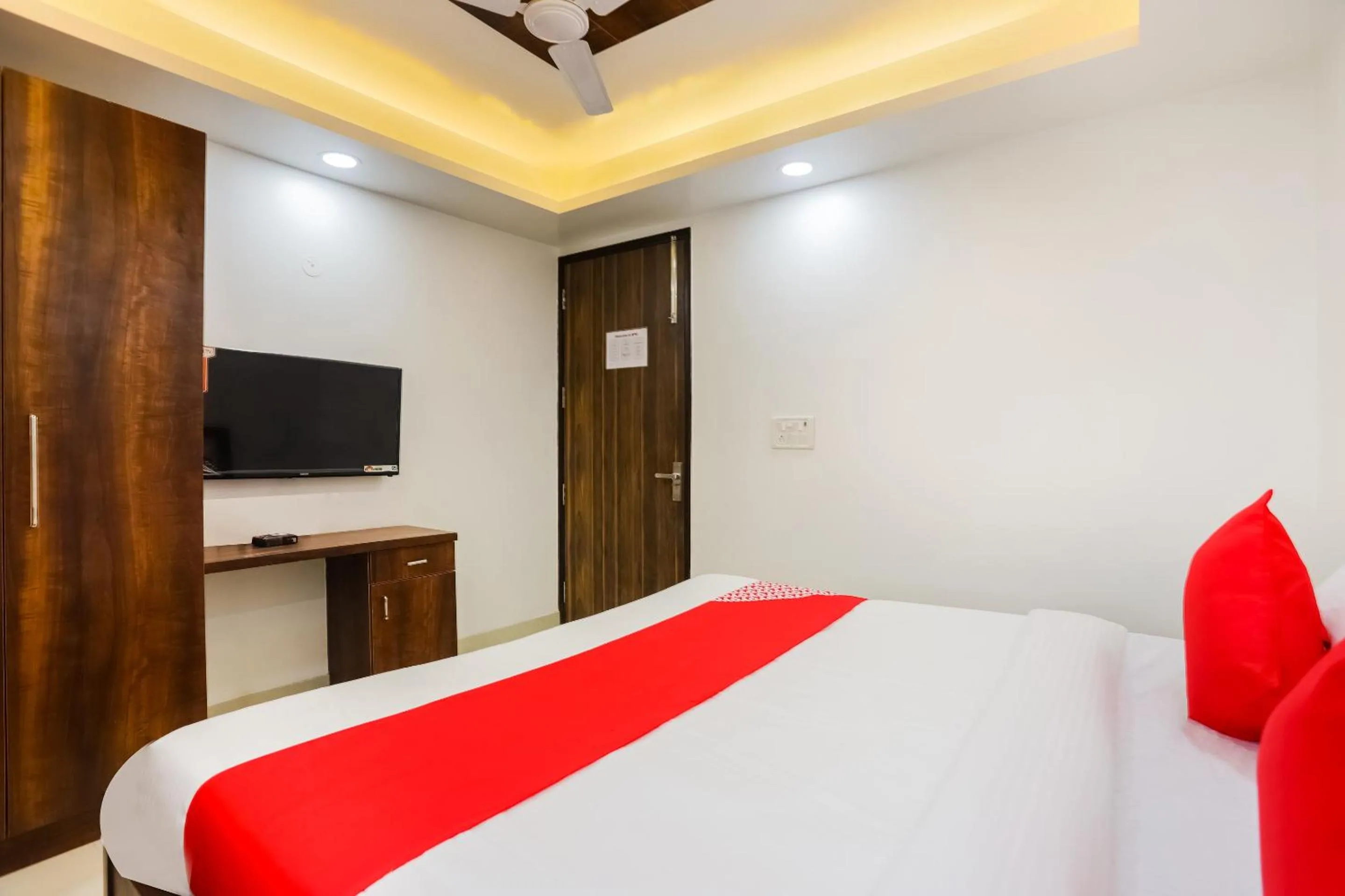 Bedroom, Bed in Hotel O Kazhakkoottam Near Technopark Phase 3