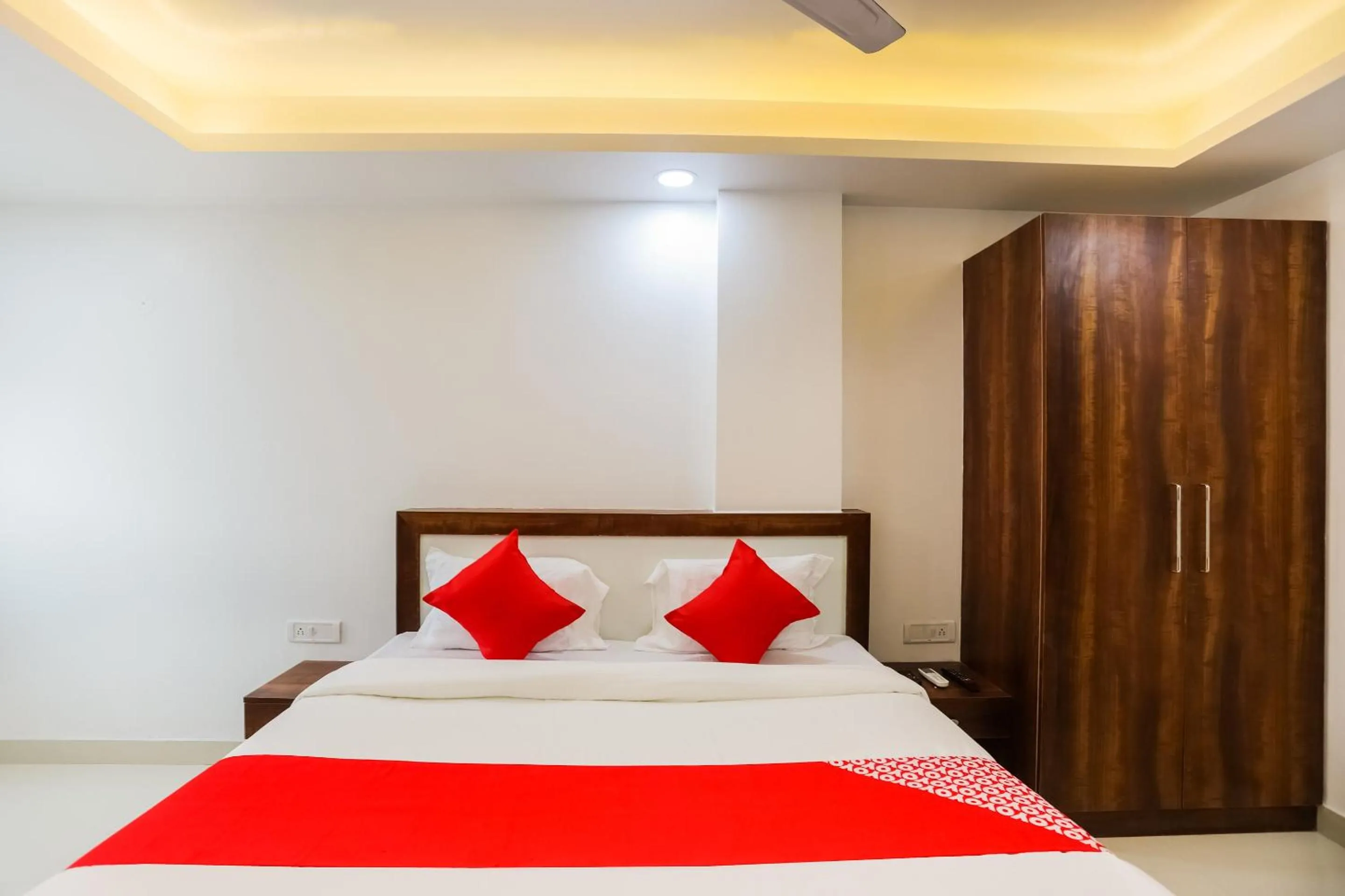 Bedroom, Bed in Hotel O Kazhakkoottam Near Technopark Phase 3