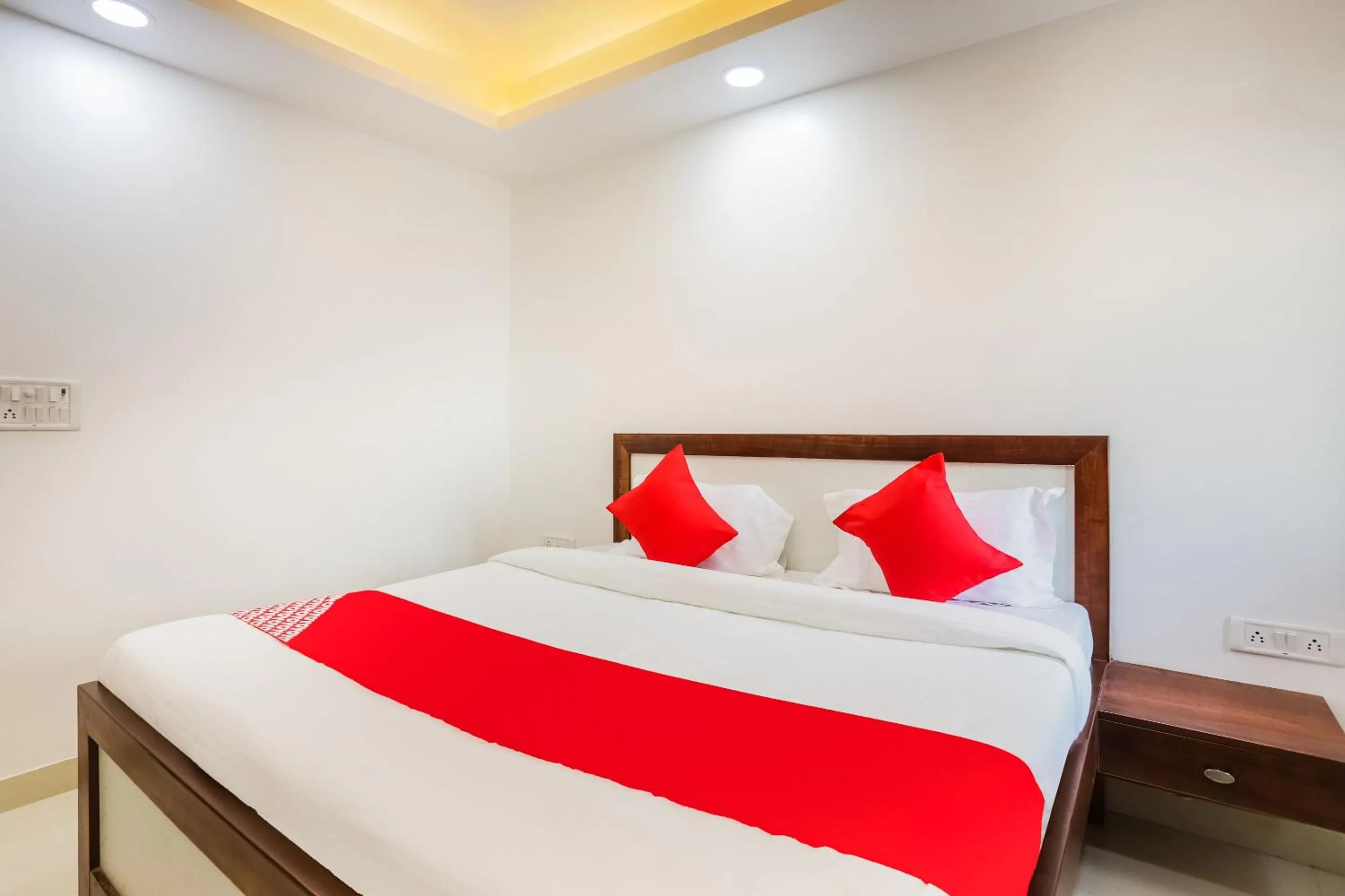 Bedroom, Bed in Hotel O Kazhakkoottam Near Technopark Phase 3