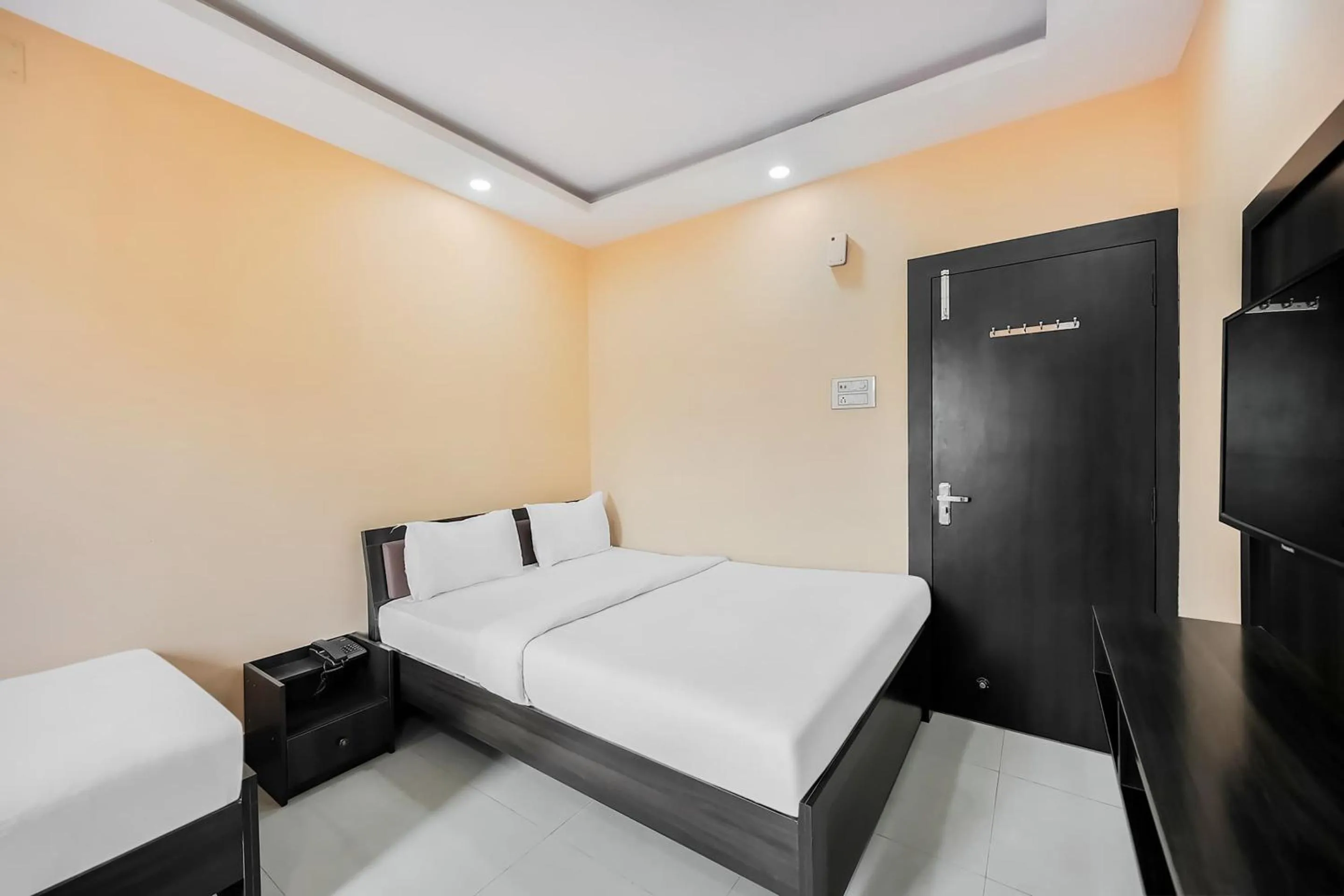 Bedroom, Bed in Super Hotel O The Orchid