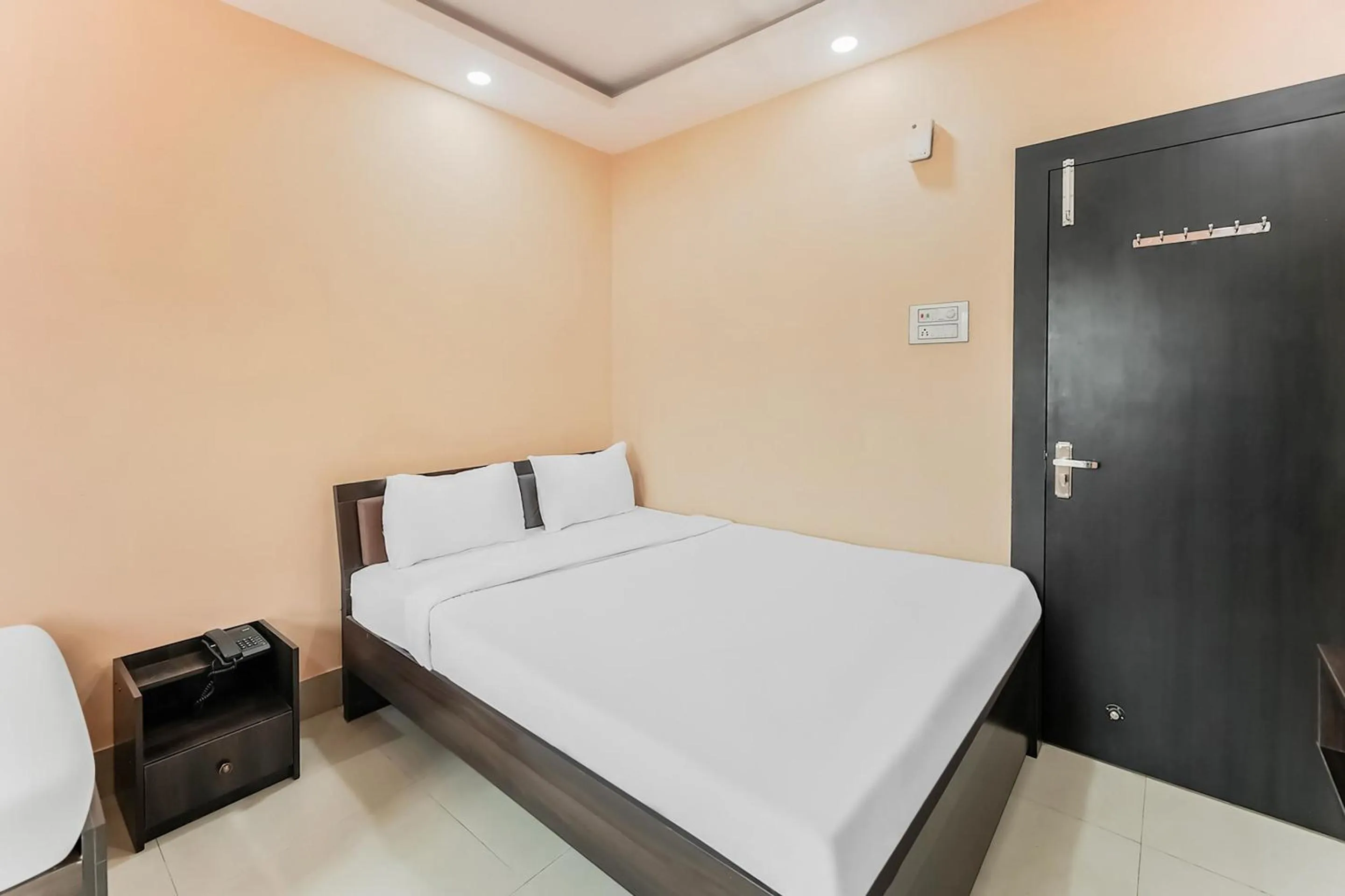 Bedroom, Bed in Super Hotel O The Orchid