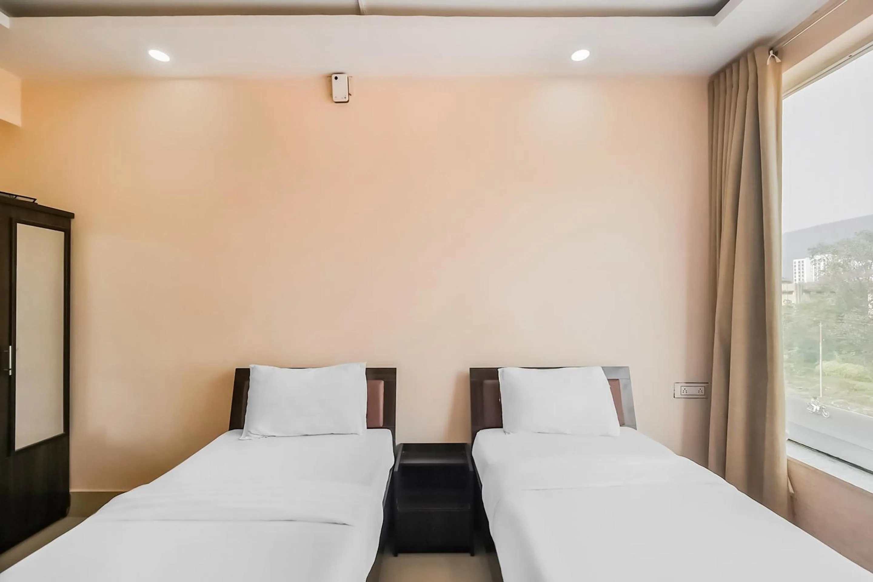 Bedroom, Bed in Super Hotel O The Orchid