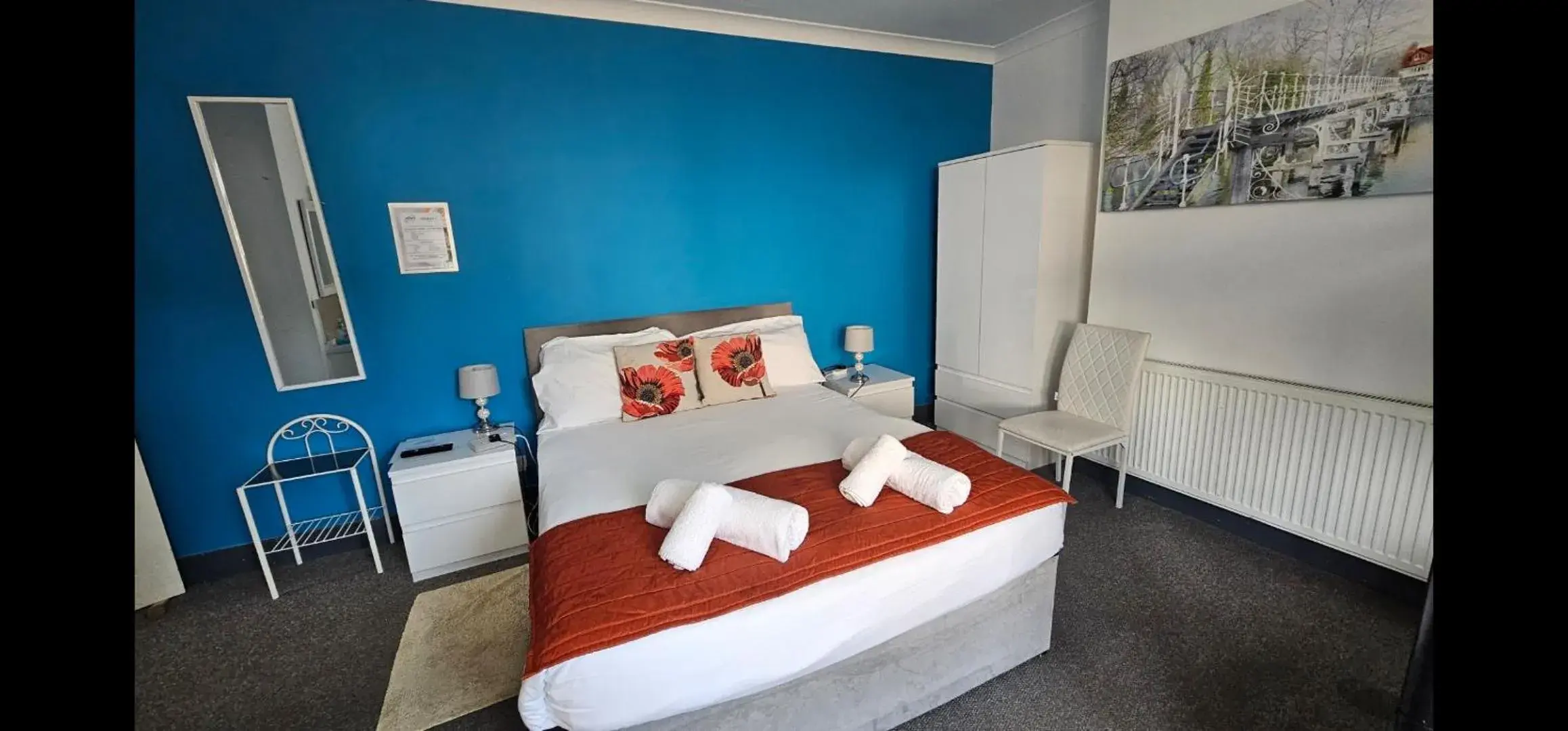 Large Double Room in Wilson Lodge Large Double Room in Wilson Lodge