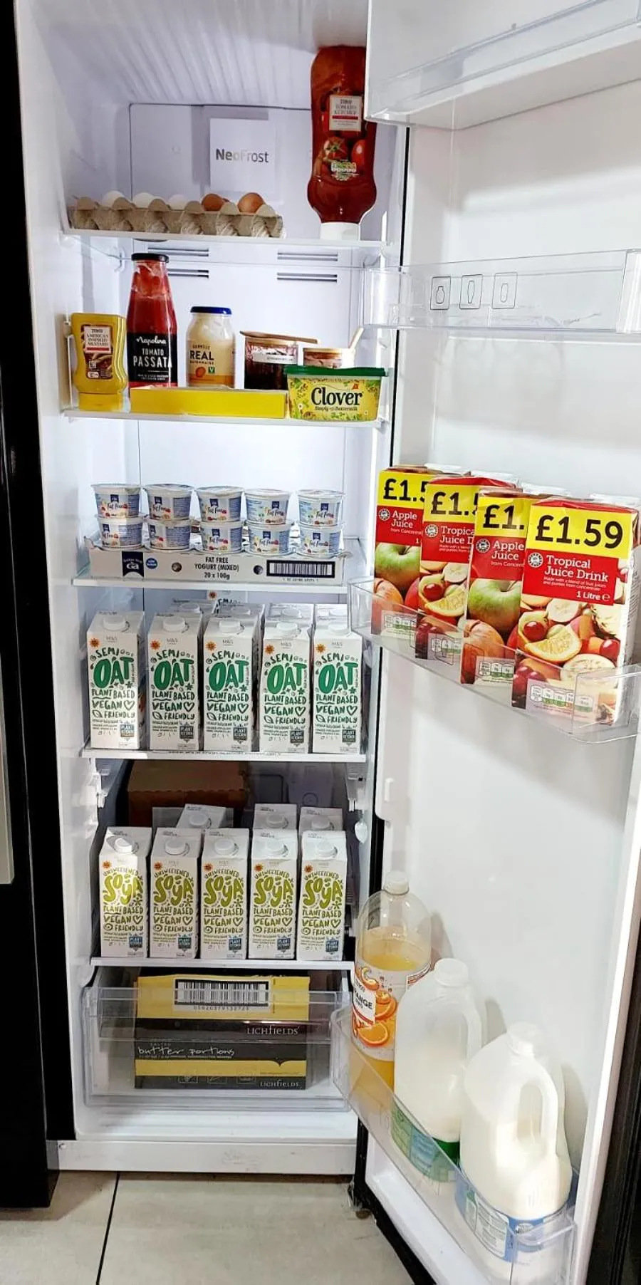 Continental breakfast in Wilson Lodge