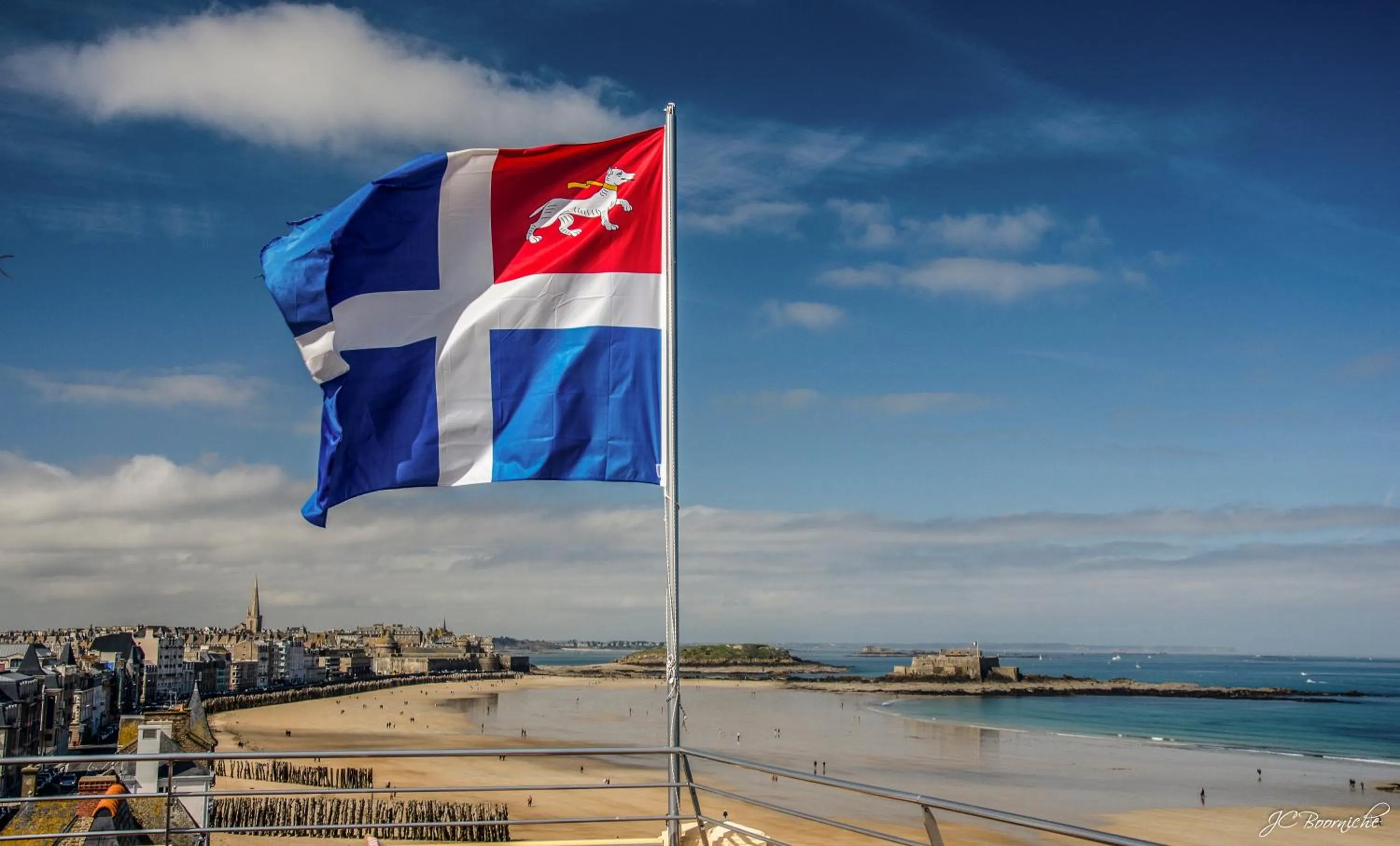 Sea view in Ambassadeurs Logis Hotel