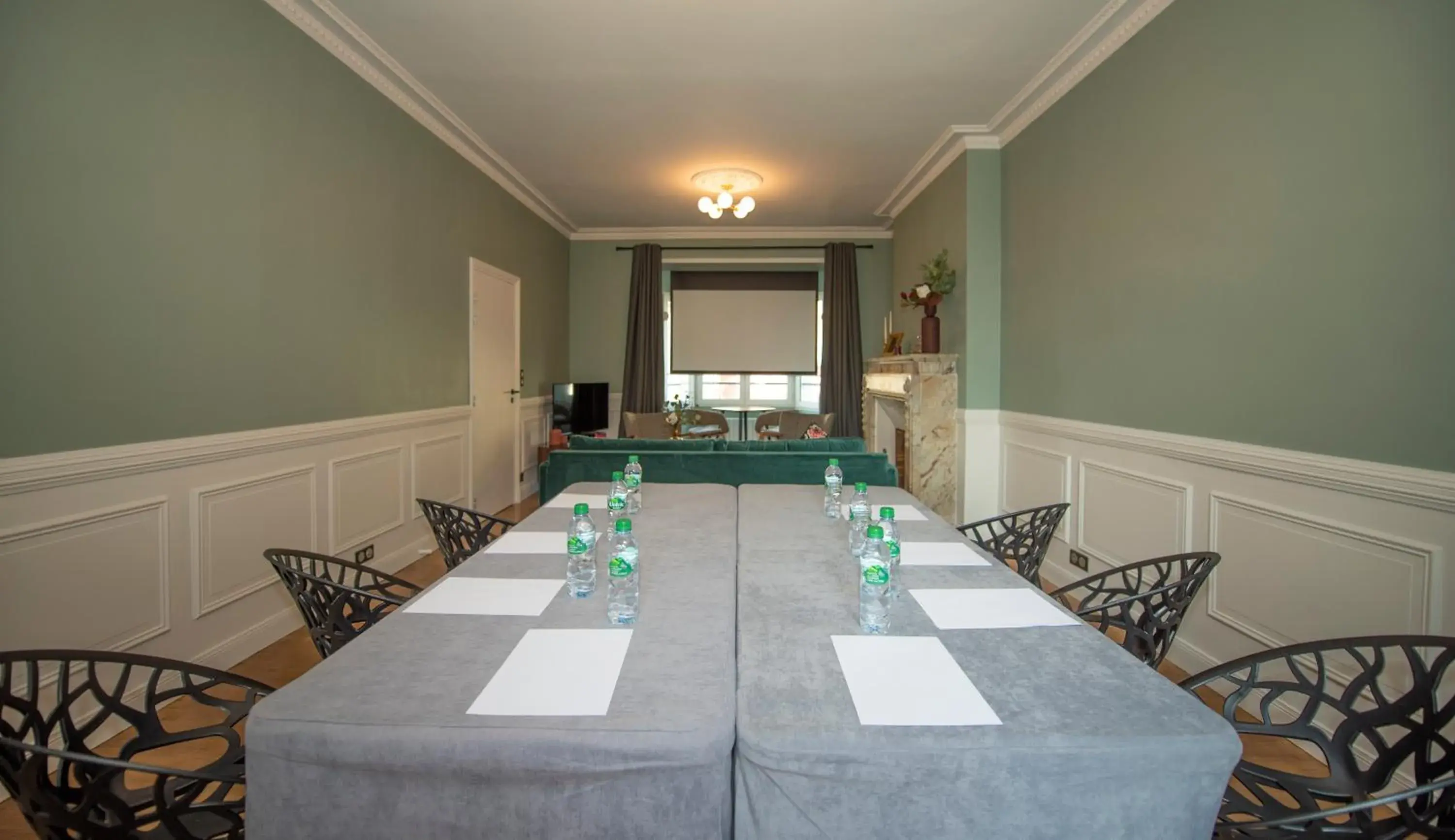 Living room in Ambassadeurs Logis Hotel Living room in Ambassadeurs Logis Hotel