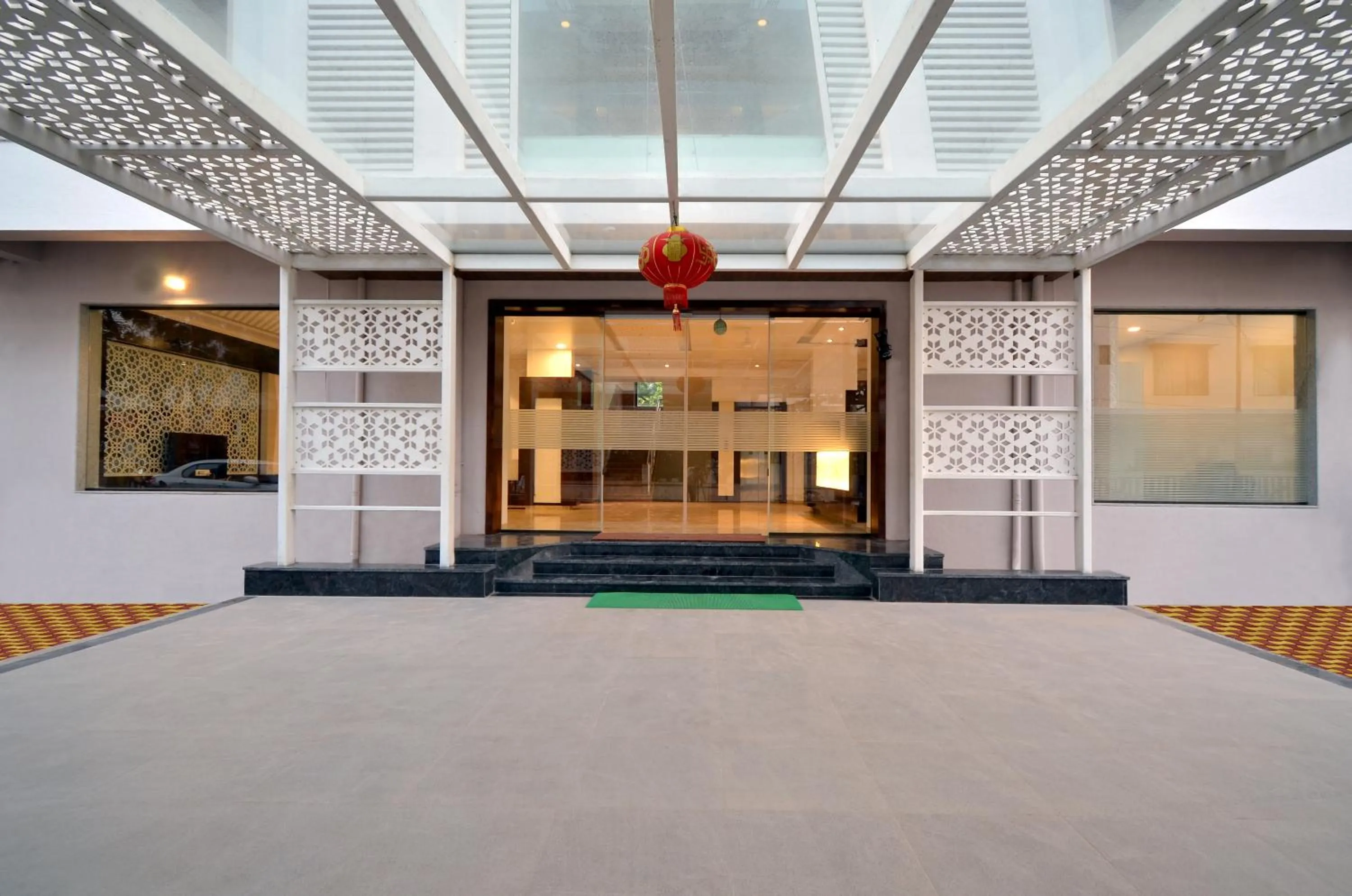 Facade/entrance in Hotel Dwarka Park