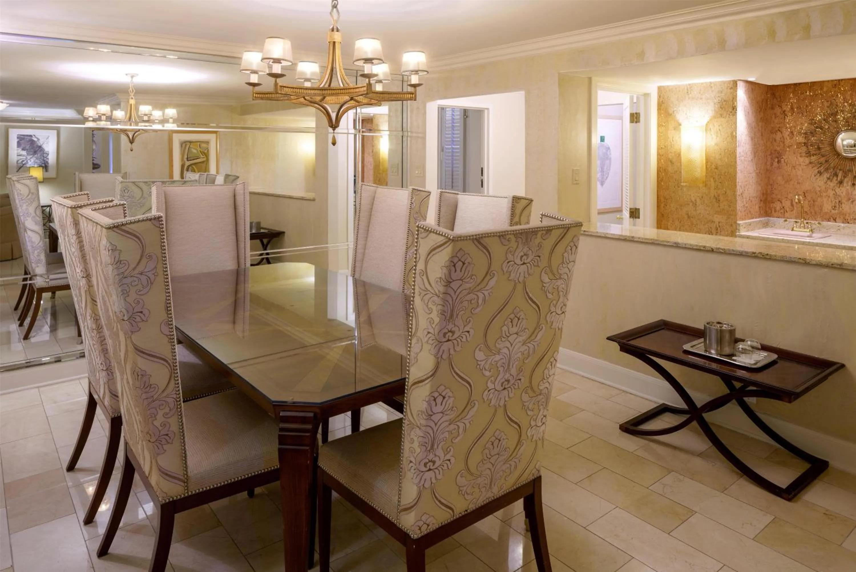 Photo of the whole room in The Royal Sonesta New Orleans