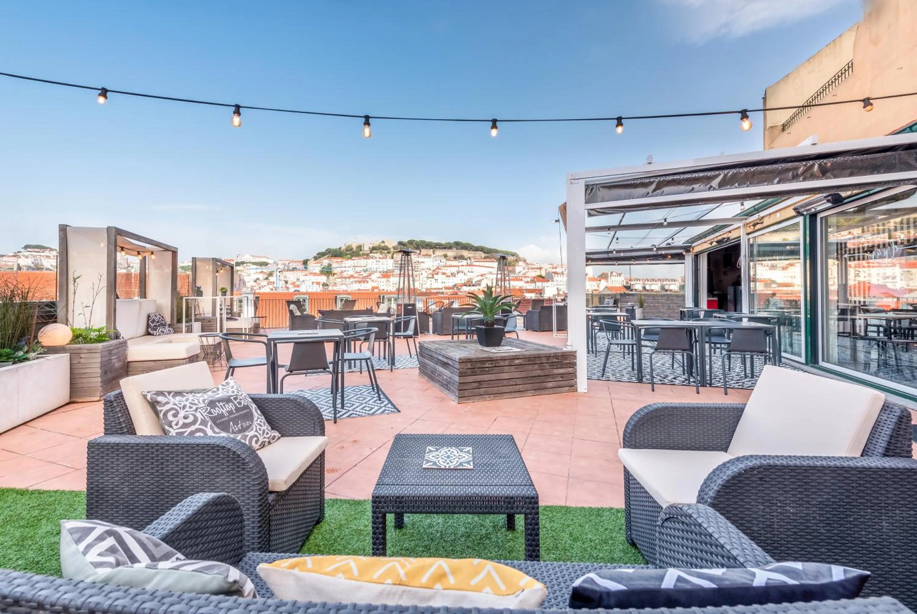 Restaurant/places to eat in The ART INN Lisbon