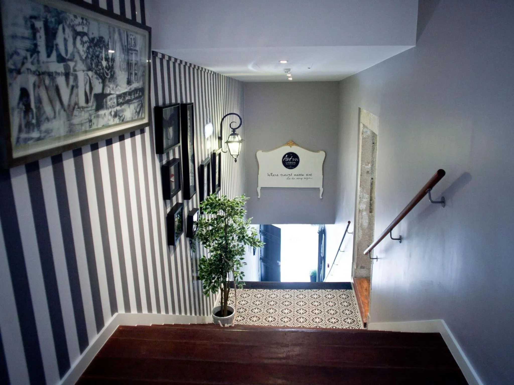 Lobby or reception in The ART INN Lisbon