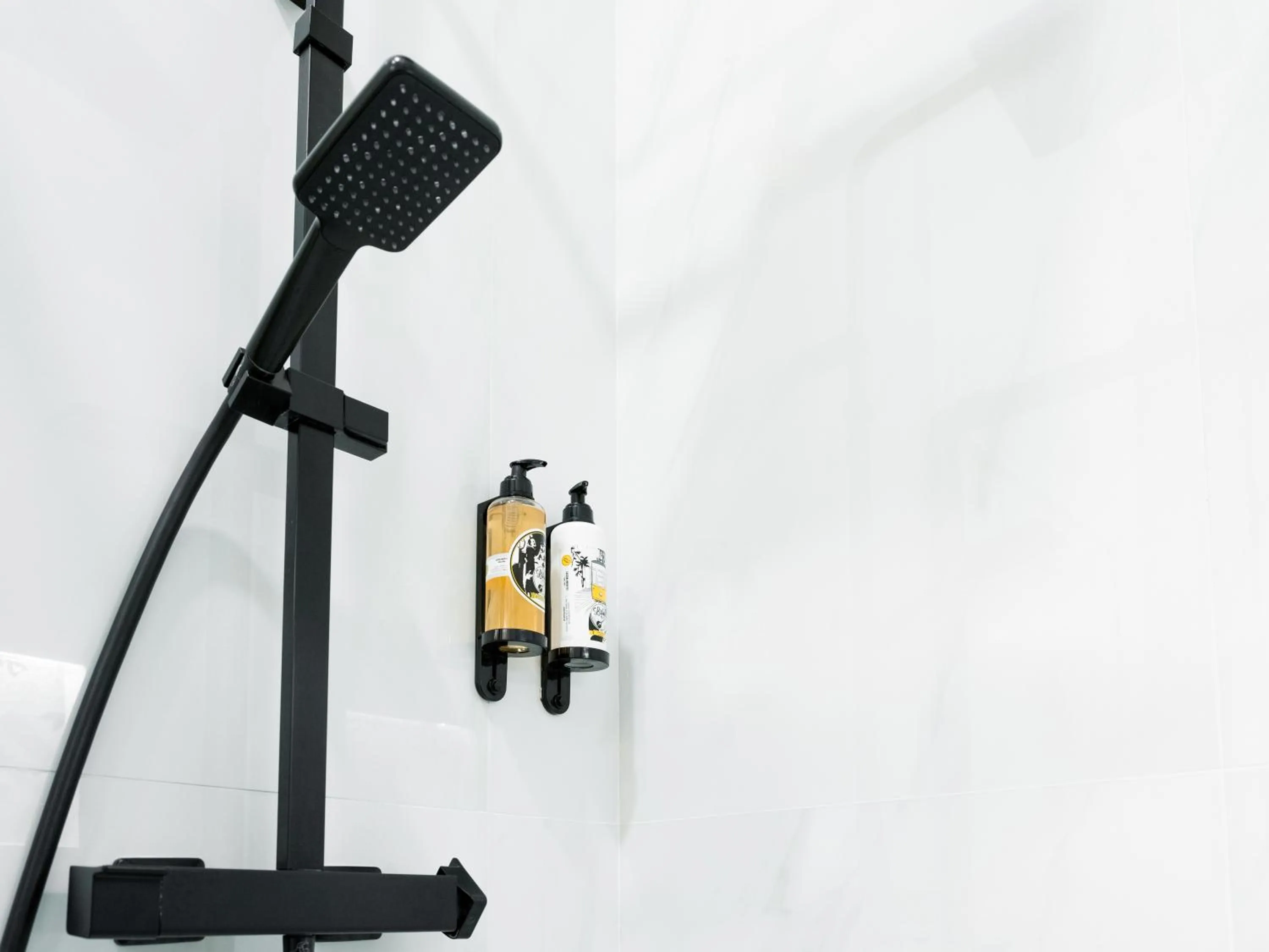 Shower in The ART INN Lisbon