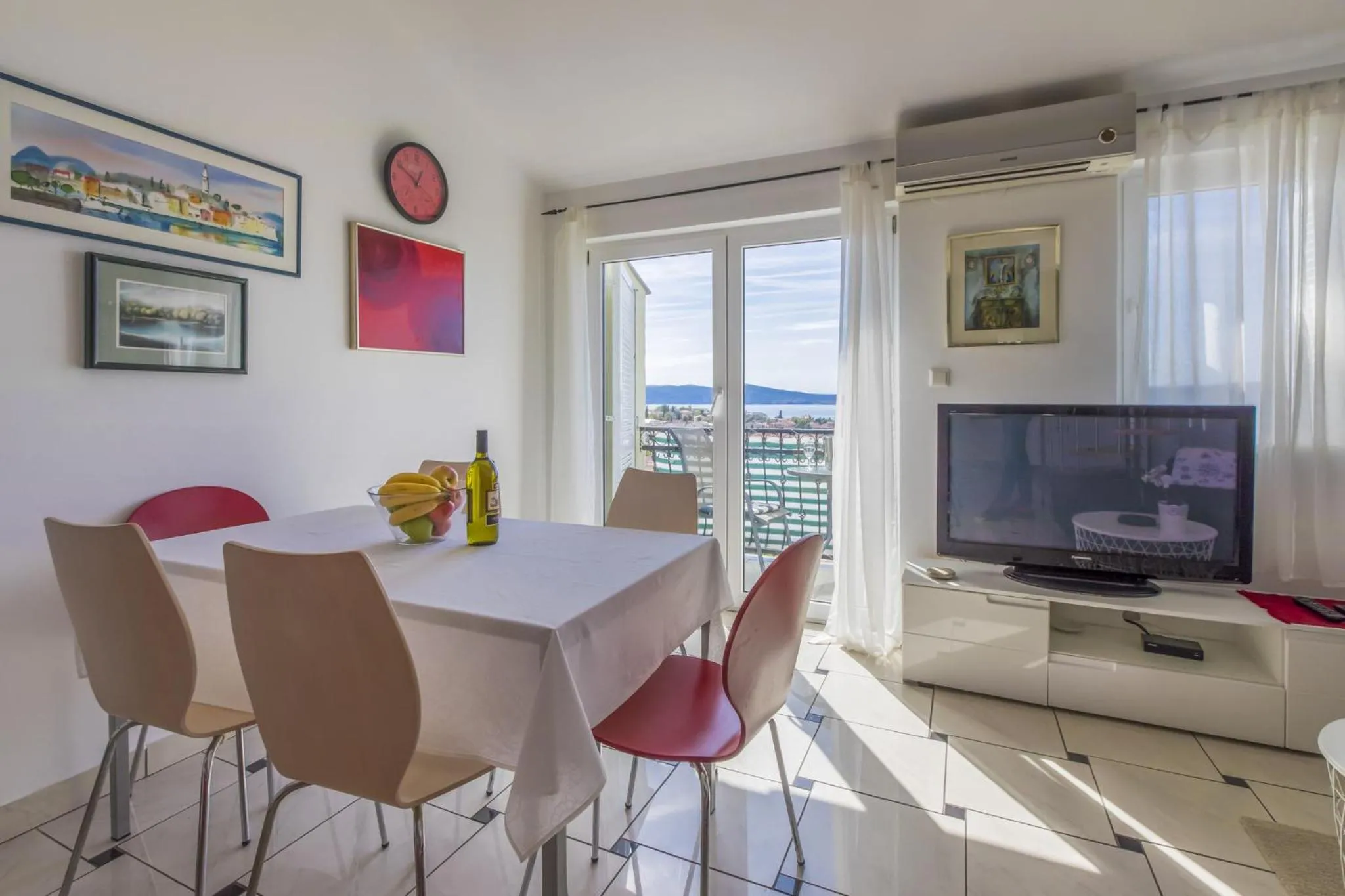 Dining area in STIVIC