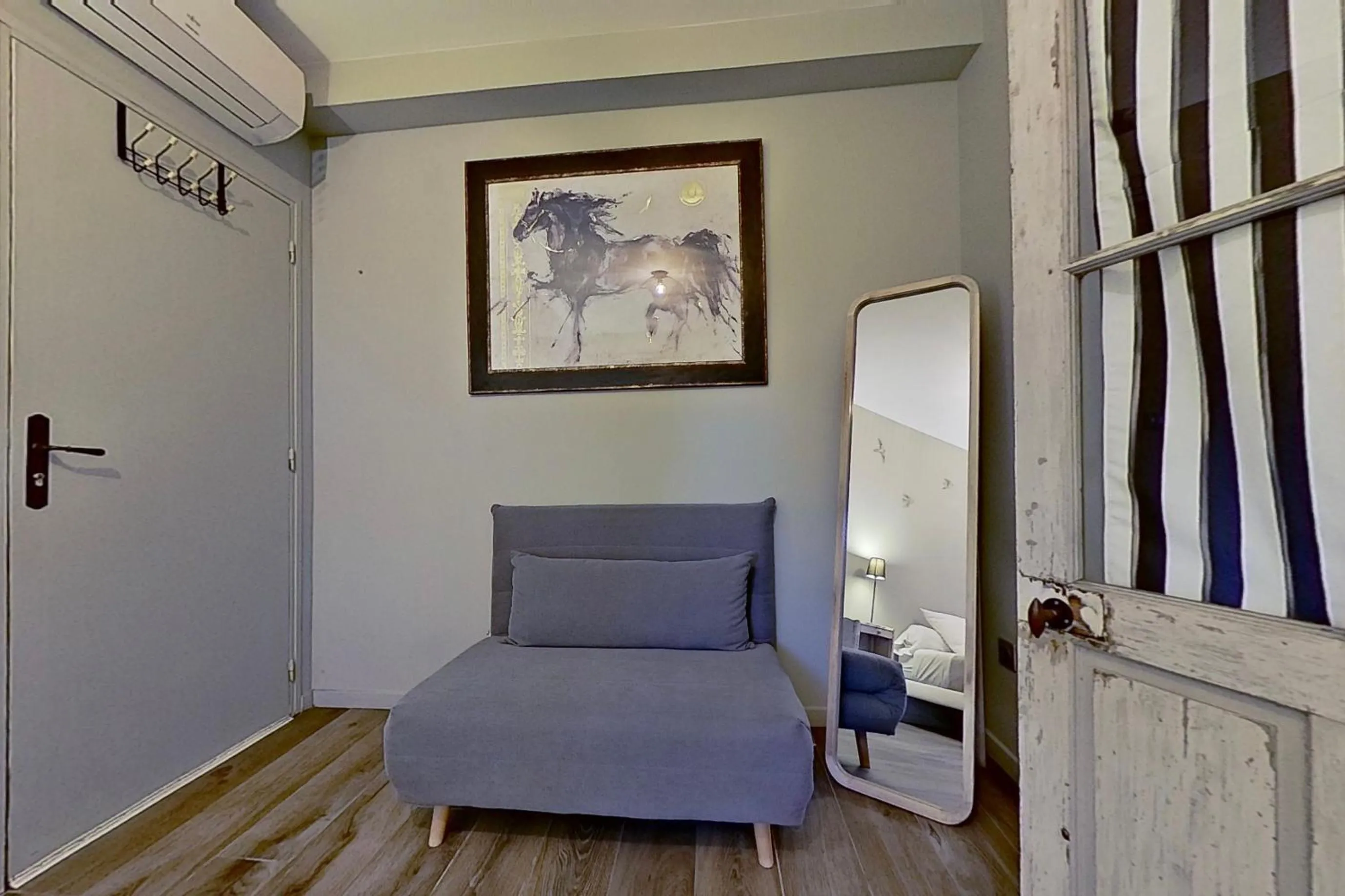 Bedroom in La Villa Dupont d'Avignon
