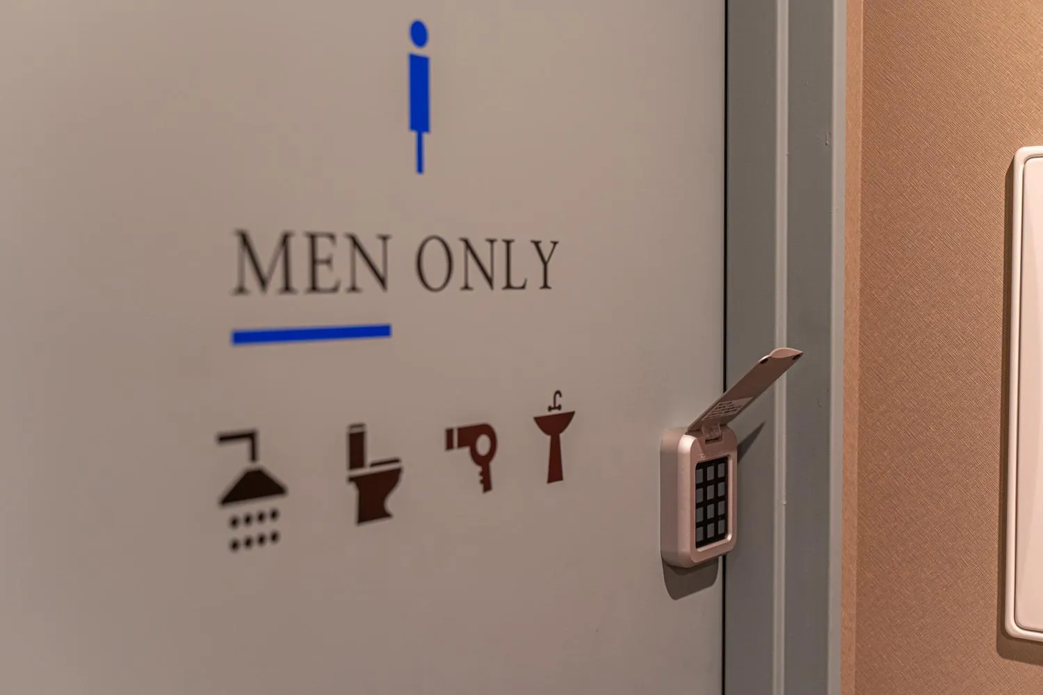 Bathroom in Wise Owl Hostels Kyoto