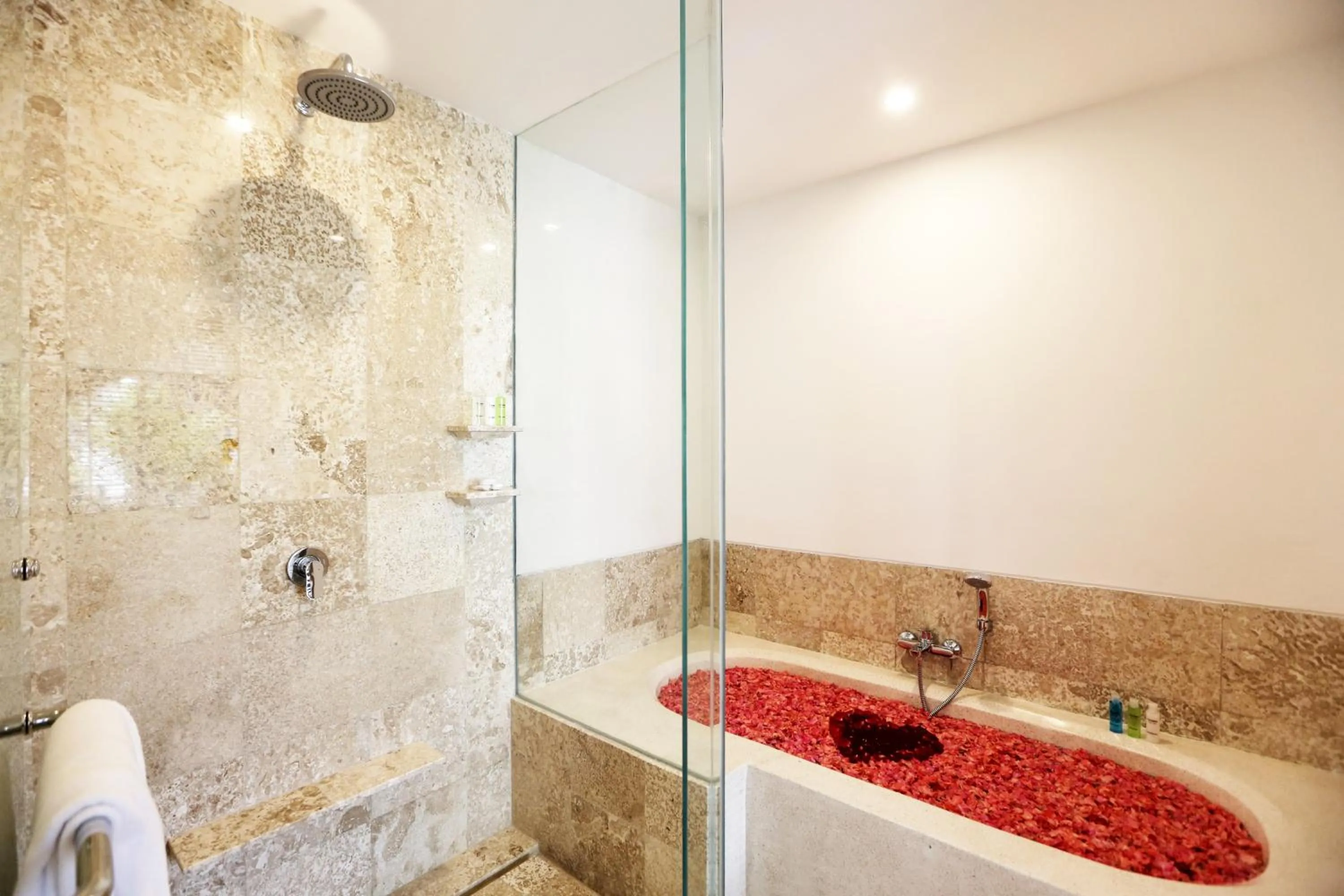 Shower in Sabana Ubud