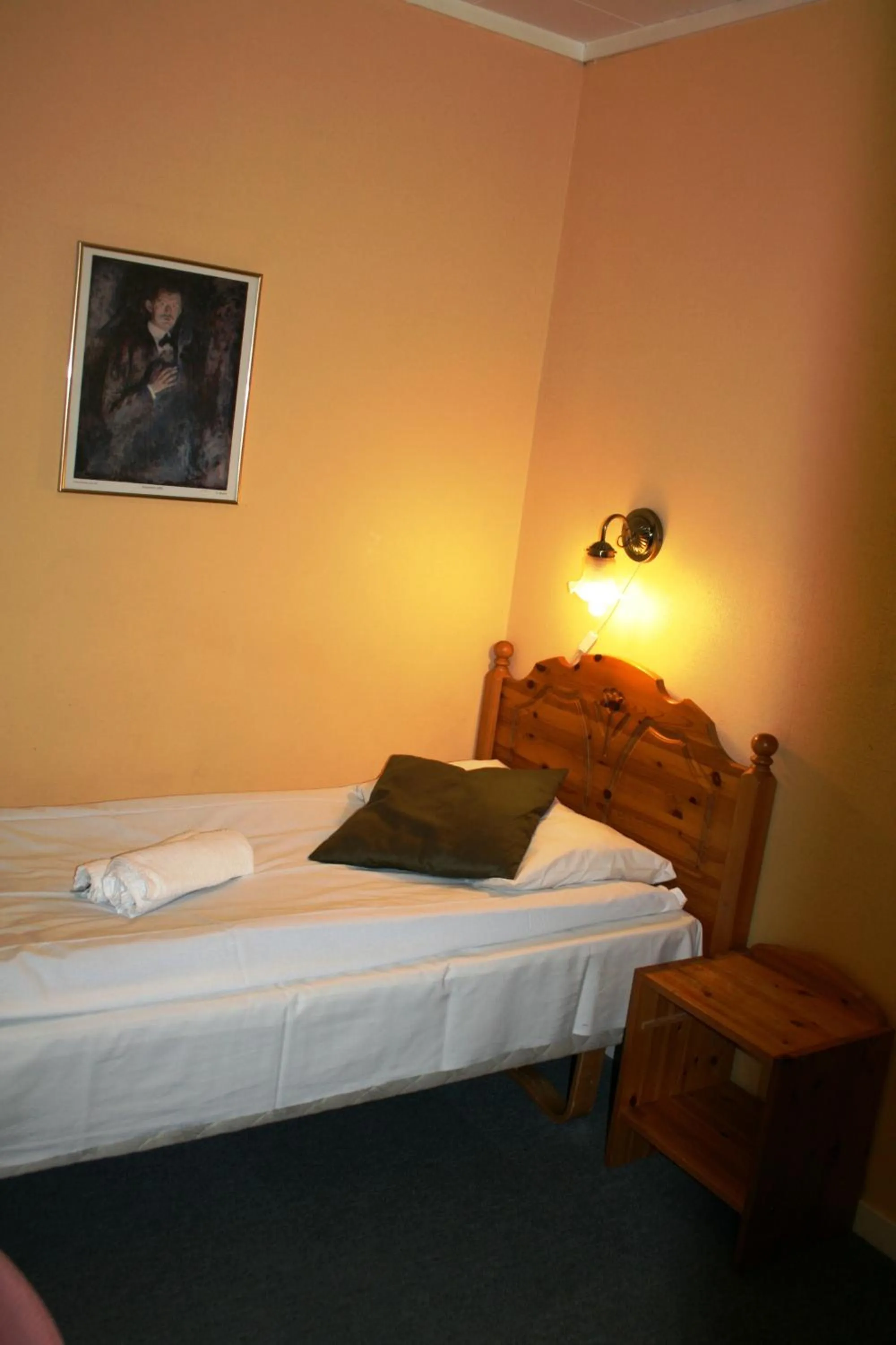 Bed in Barents Hotell