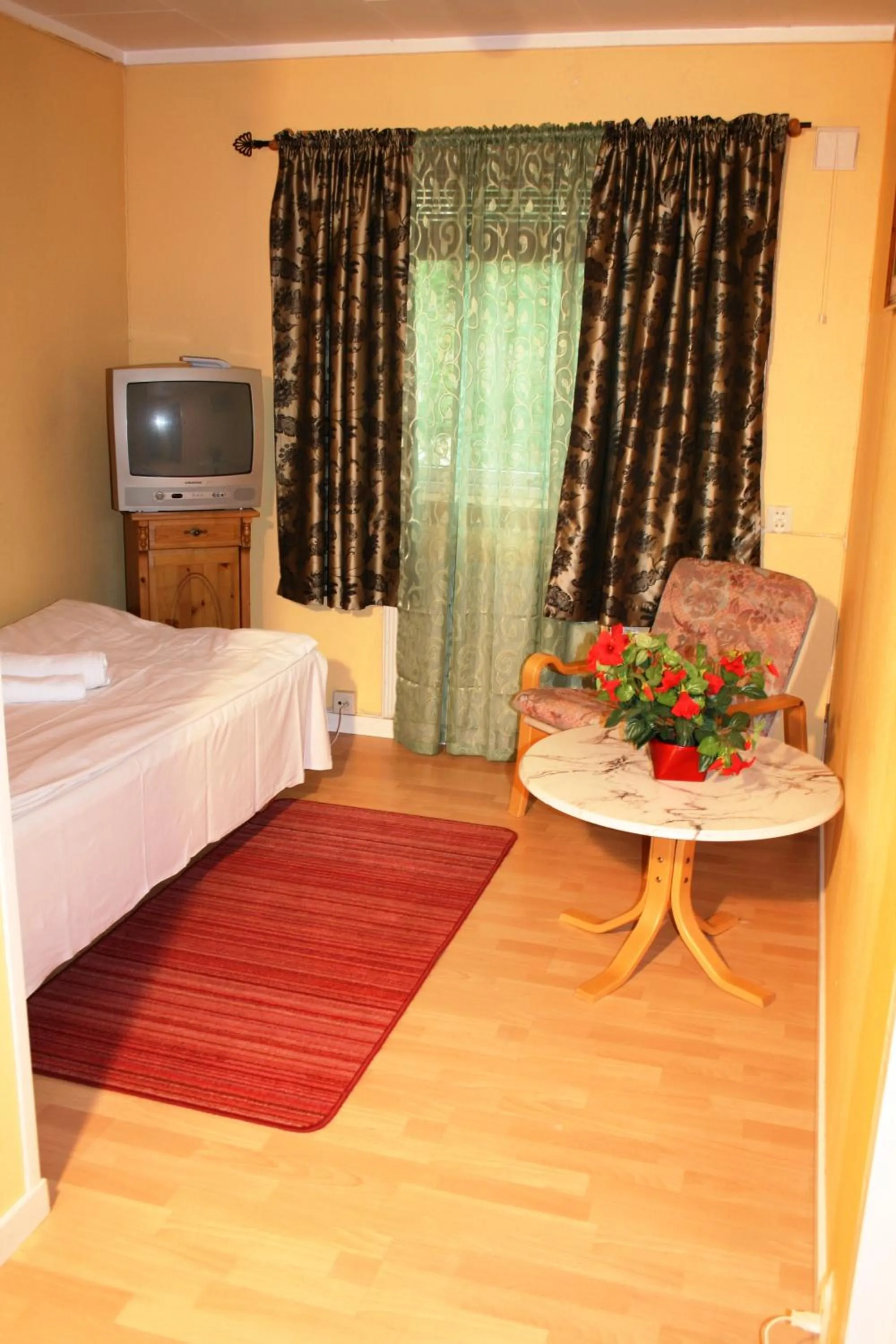 Photo of the whole room, Bed in Barents Hotell