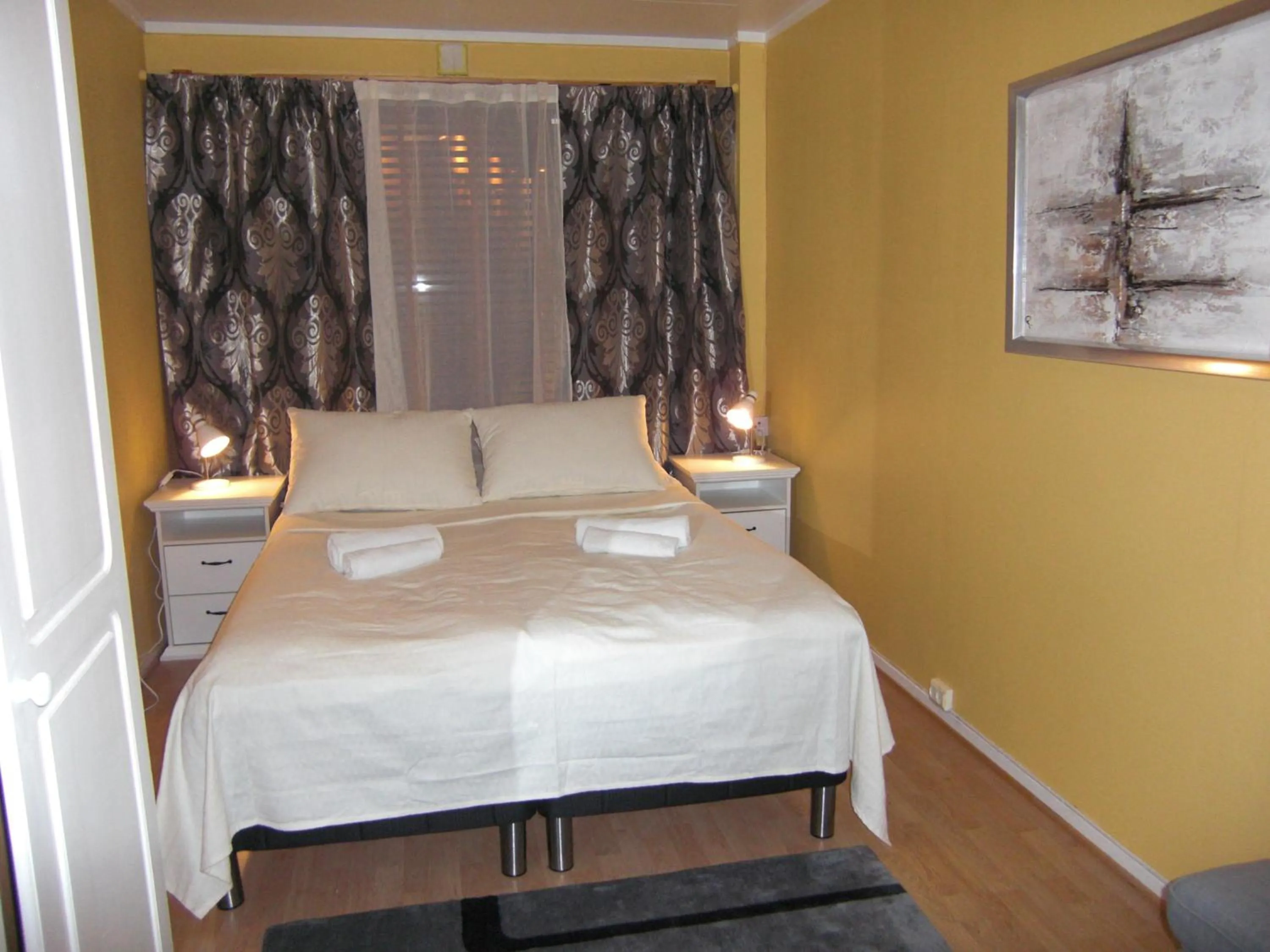 Bed in Barents Hotell