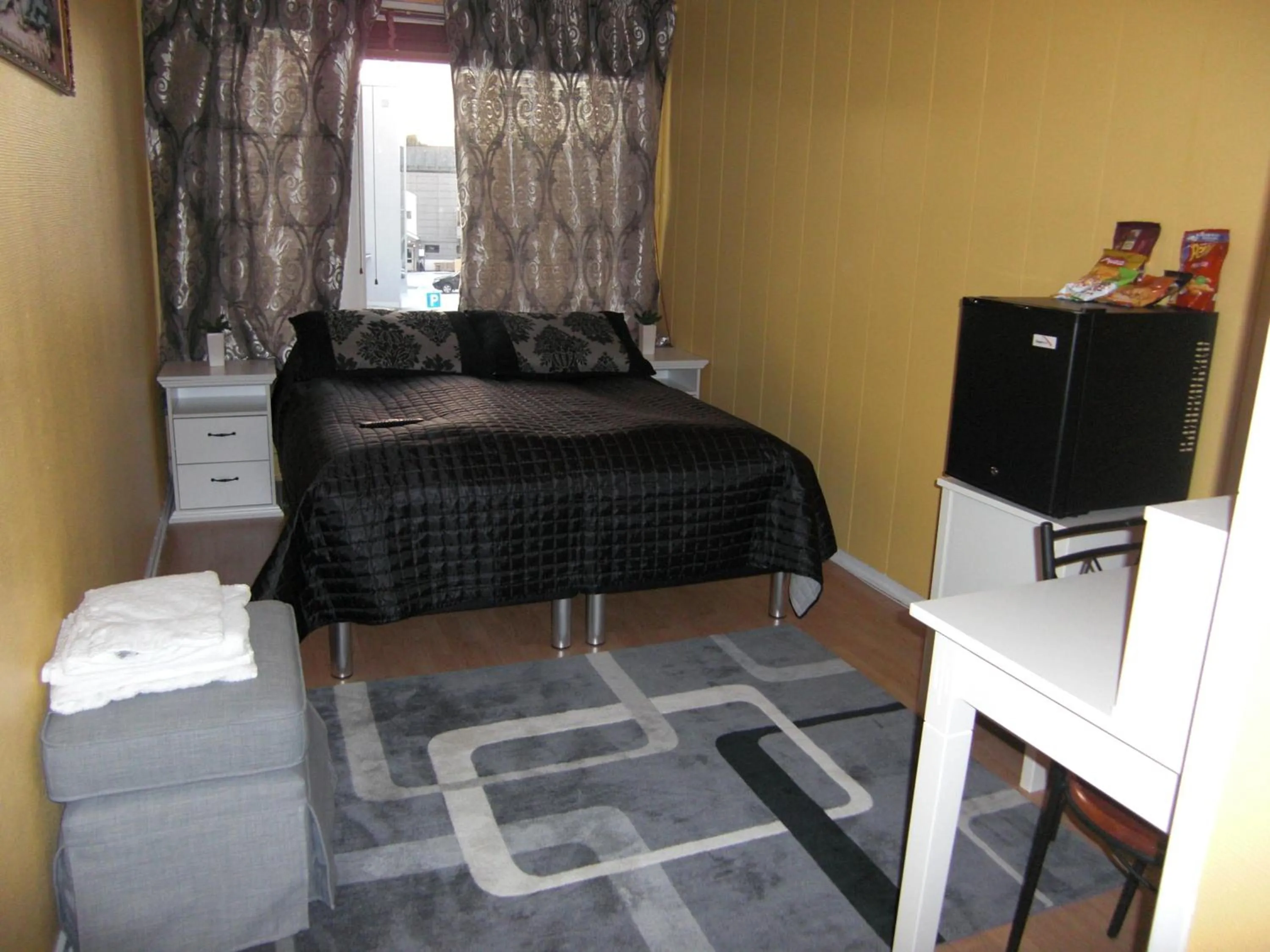 Photo of the whole room, Bed in Barents Hotell