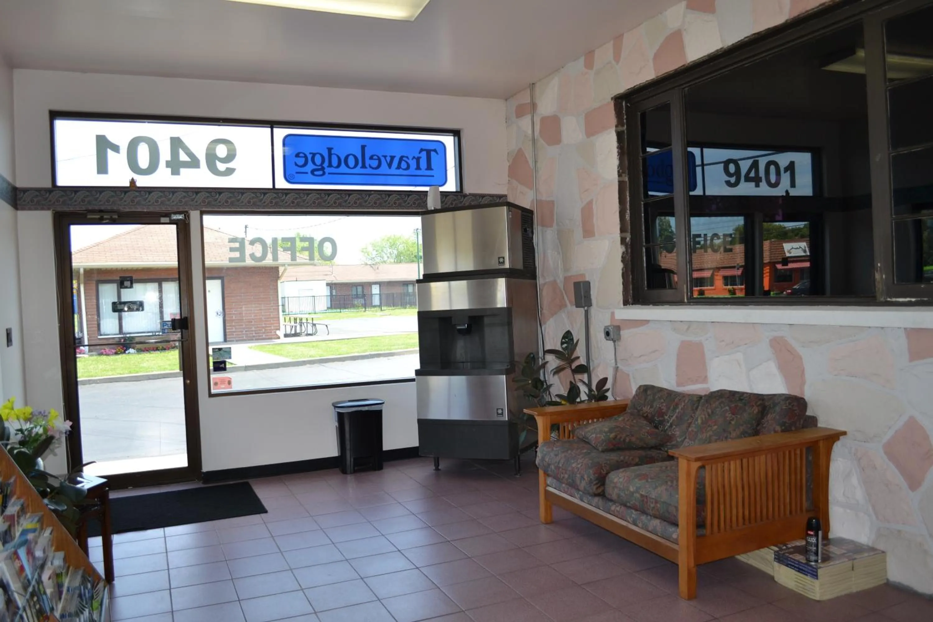 Lobby or reception in Travelodge by Wyndham Niagara Falls - New York