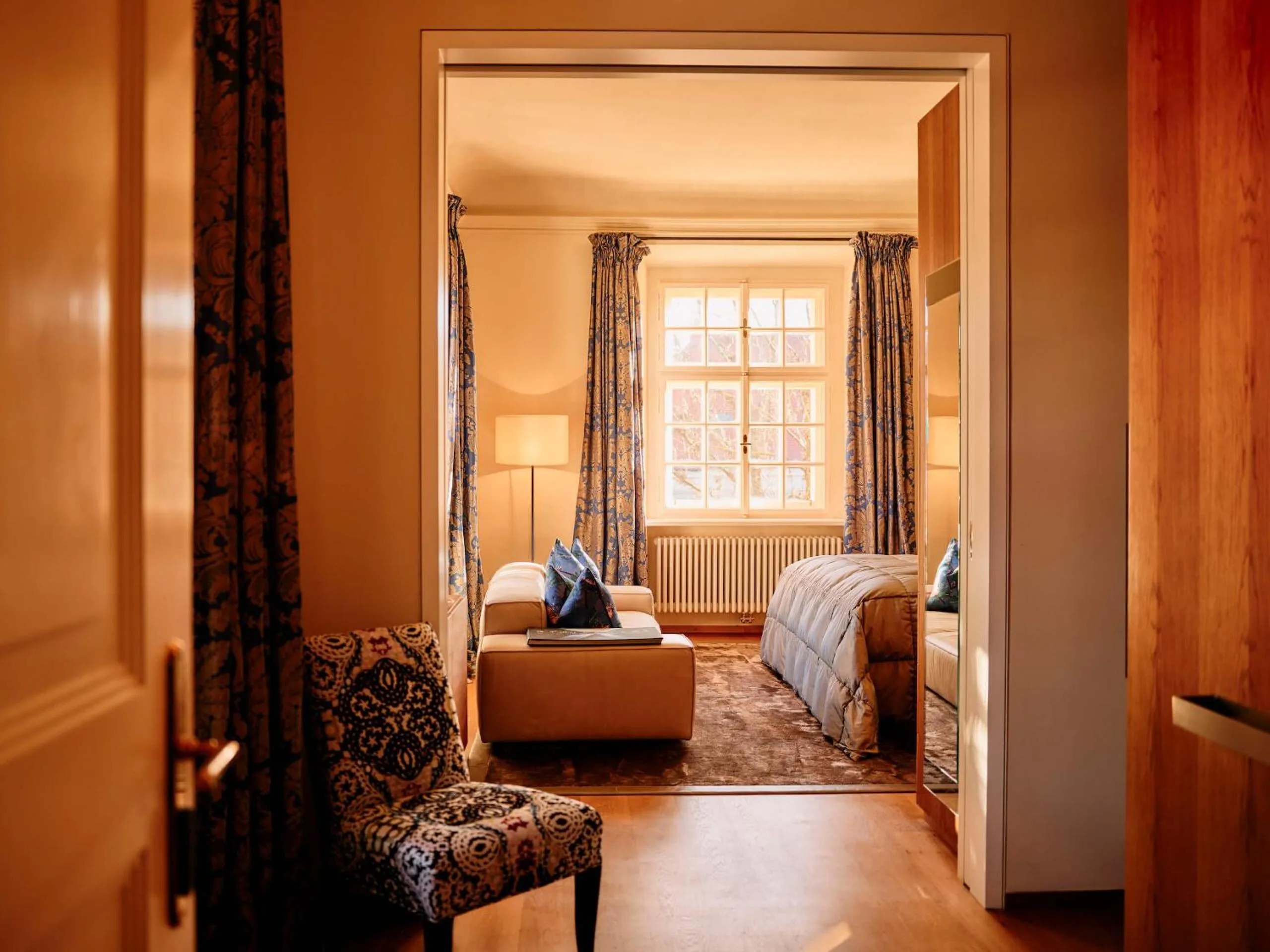 Photo of the whole room, Bed in TAUROA Hofwirt