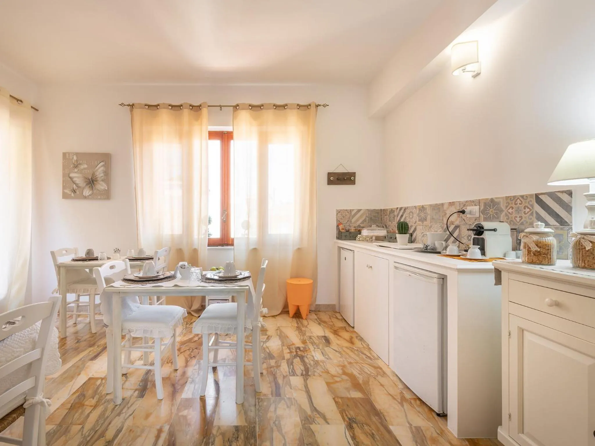 Dining area in Villa Iole